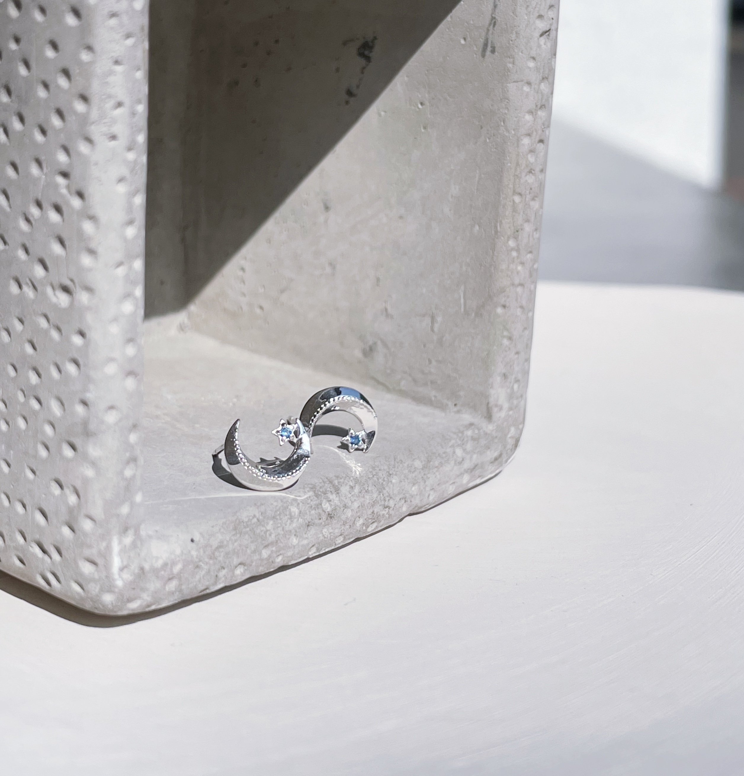 10K立體月亮藍鋯石星星耳環