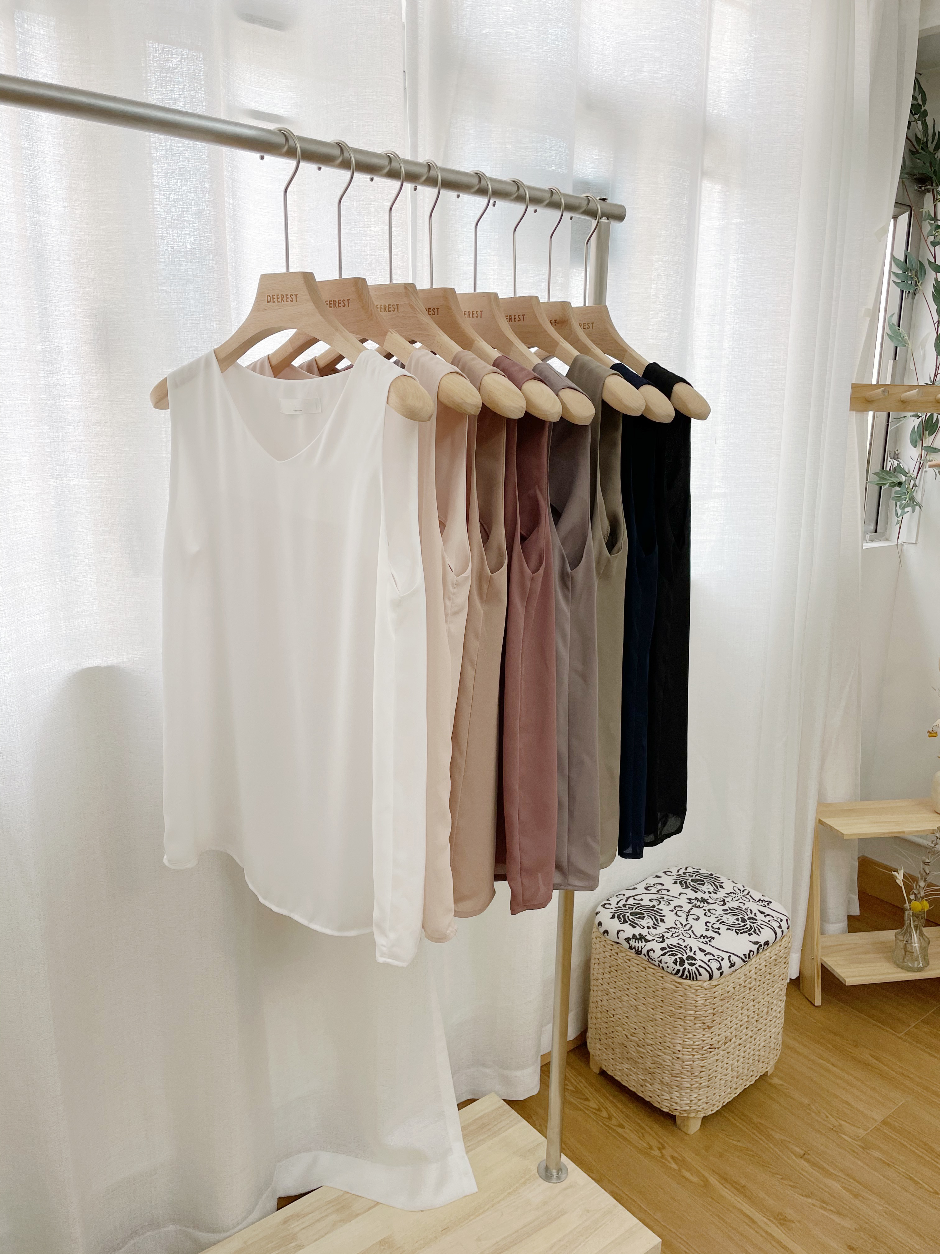 T059 8-color chiffon vest