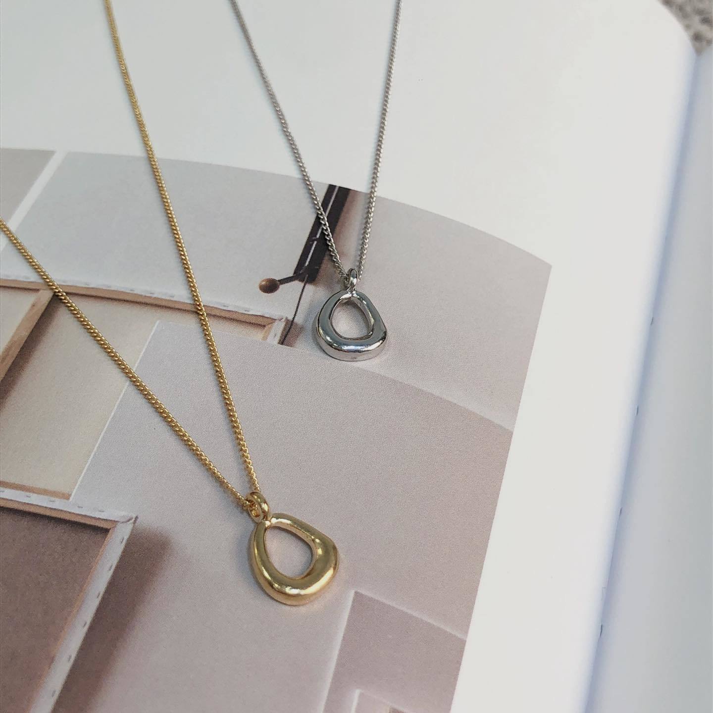 韓國水滴造型鎖骨鍊。兩色