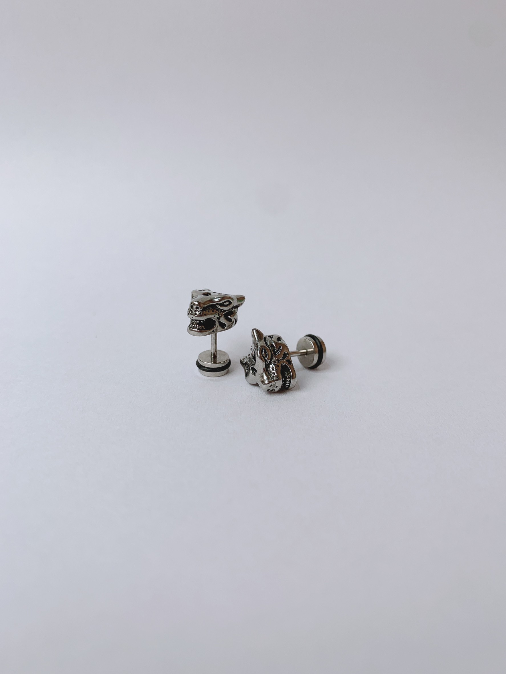 抗敏鋼 2色 立體豹頭造型鎖珠式耳環(單支價)