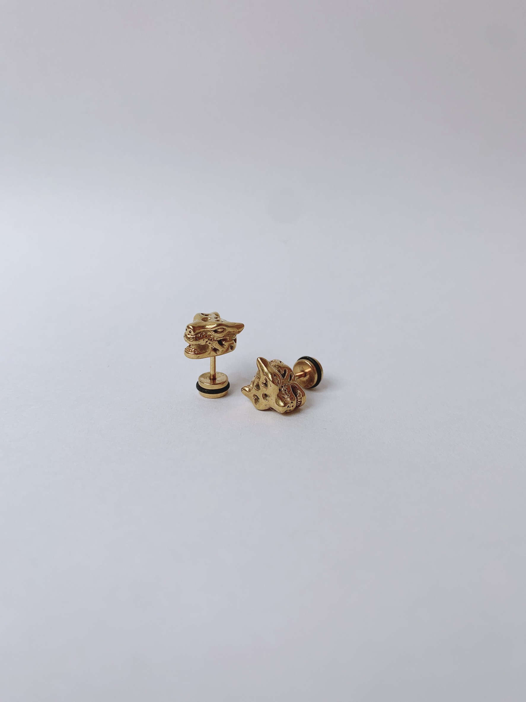 抗敏鋼 2色 立體豹頭造型鎖珠式耳環(單支價)