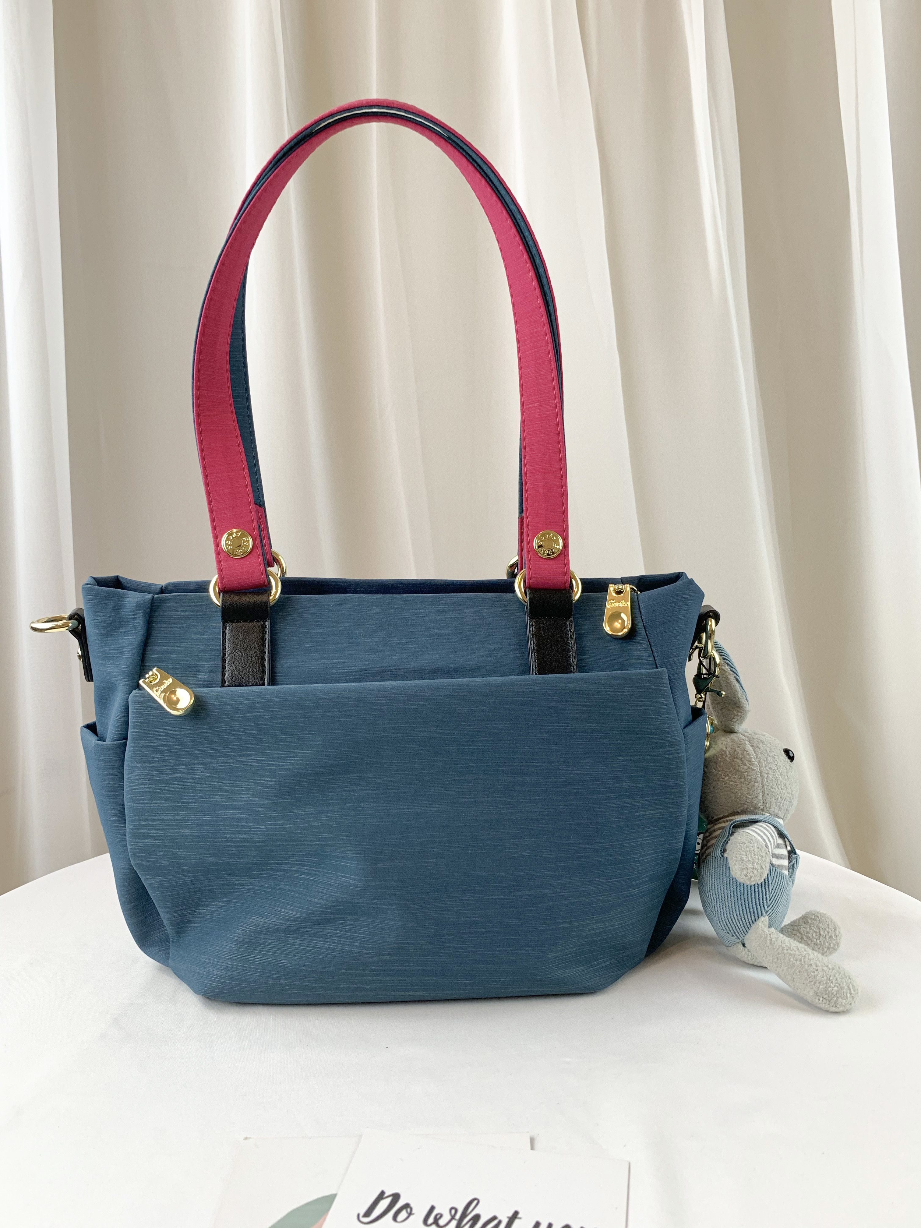 GOODS 綠桃拼色 防潑水手提包 / 側背包 附小熊吊飾  #2637