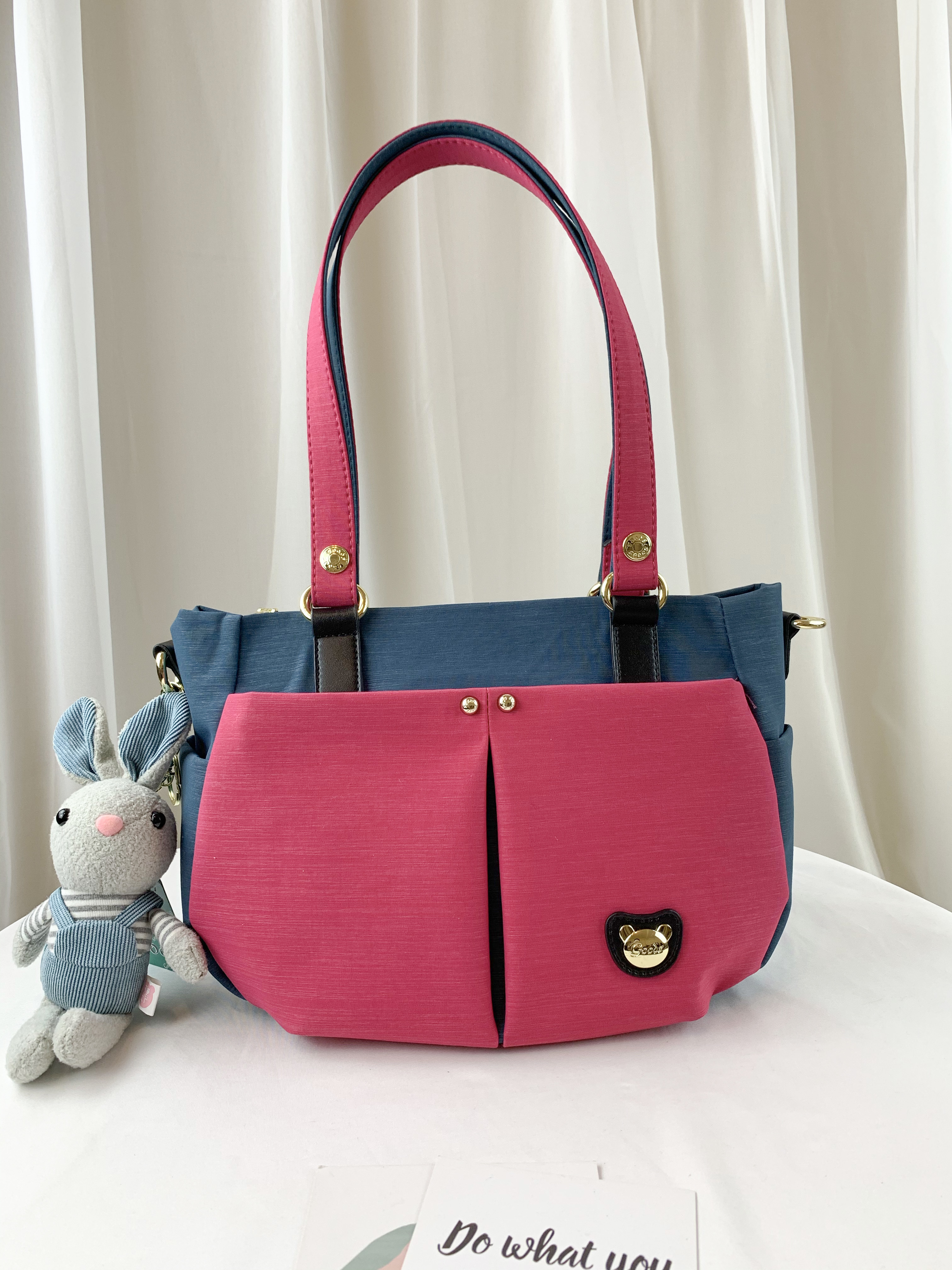 GOODS 綠桃拼色 防潑水手提包 / 側背包 附小熊吊飾  #2637