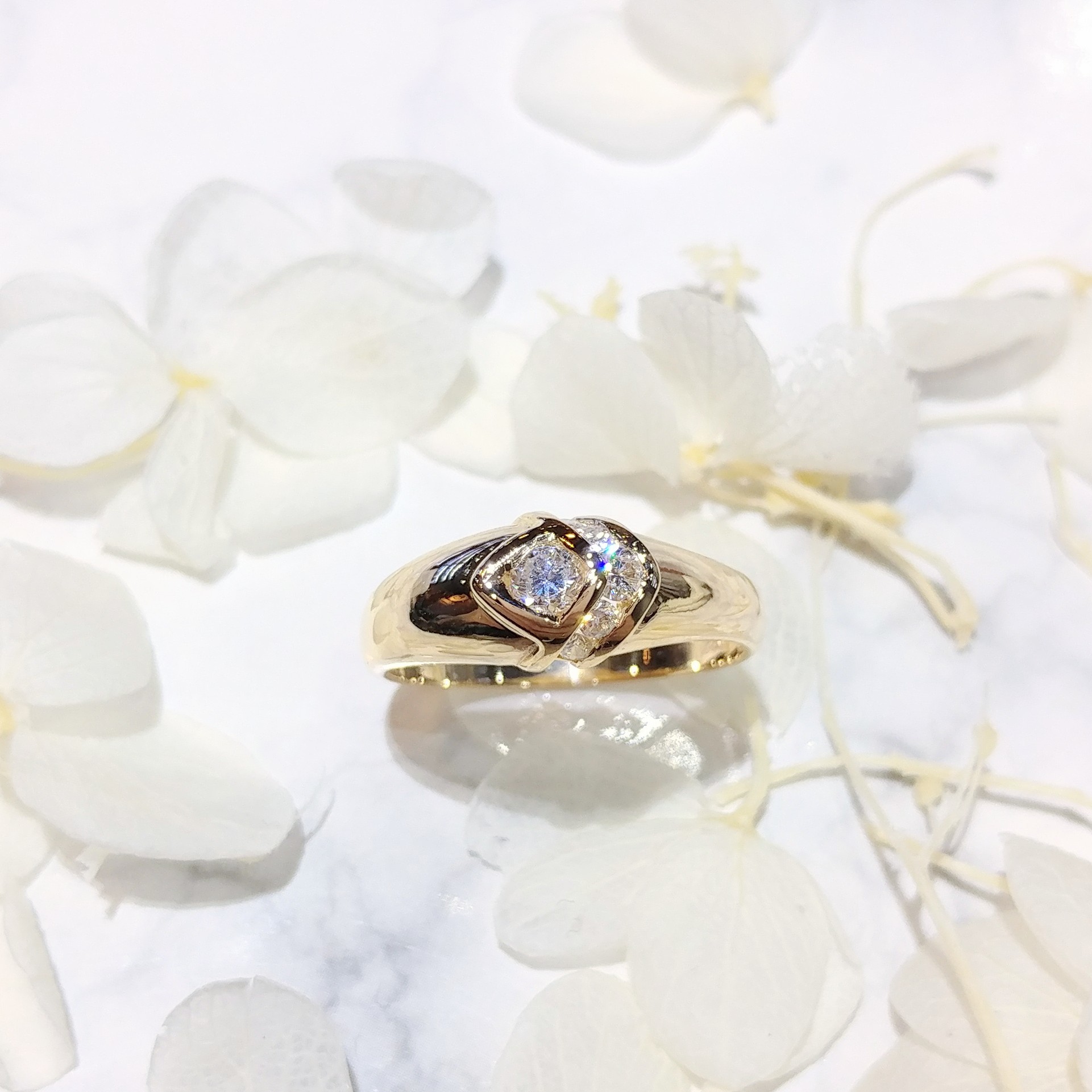 全新18K黃金【單粒12份鑽石】配小鑽共24份戒指