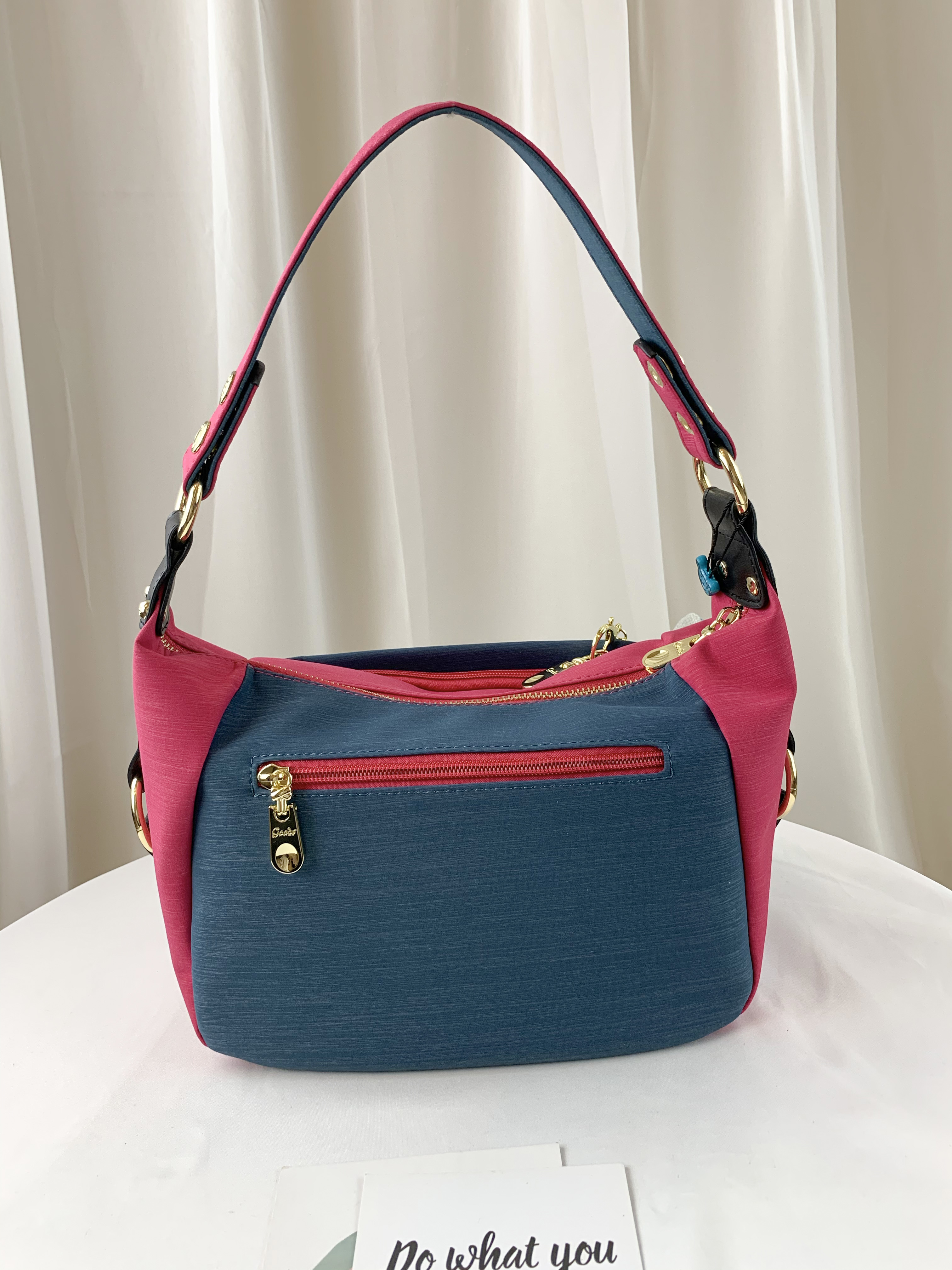 GOODS 綠桃拼色 防潑水肩背包 / 側背包 附小熊吊飾 #2276