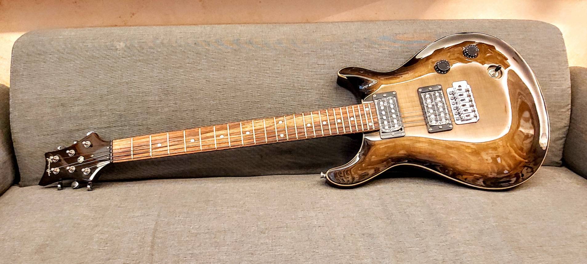 Headway-HDE-42F 虎紋系列 小搖座 電吉他