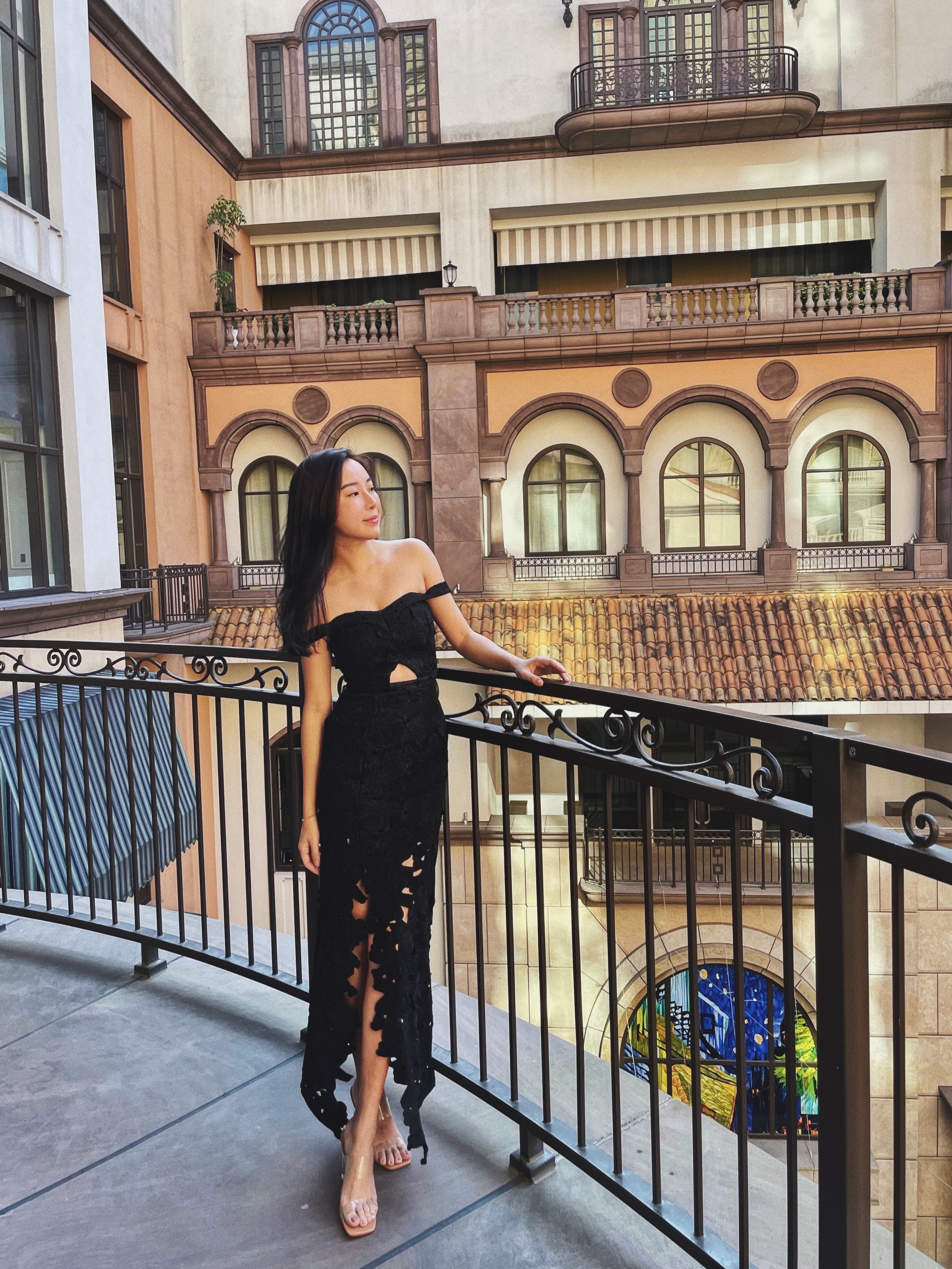 Flowers 一字領水溶蕾絲開衩長洋裝