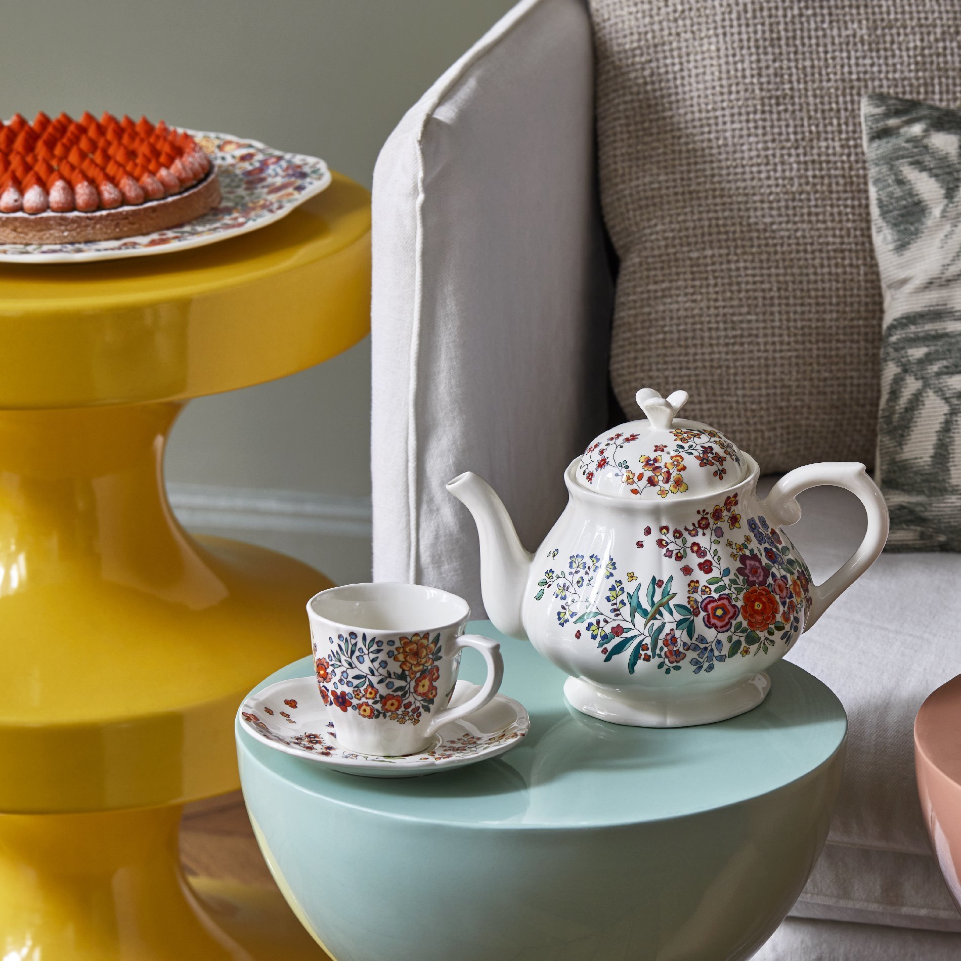 Tea Cup & Saucer (Set of 2)