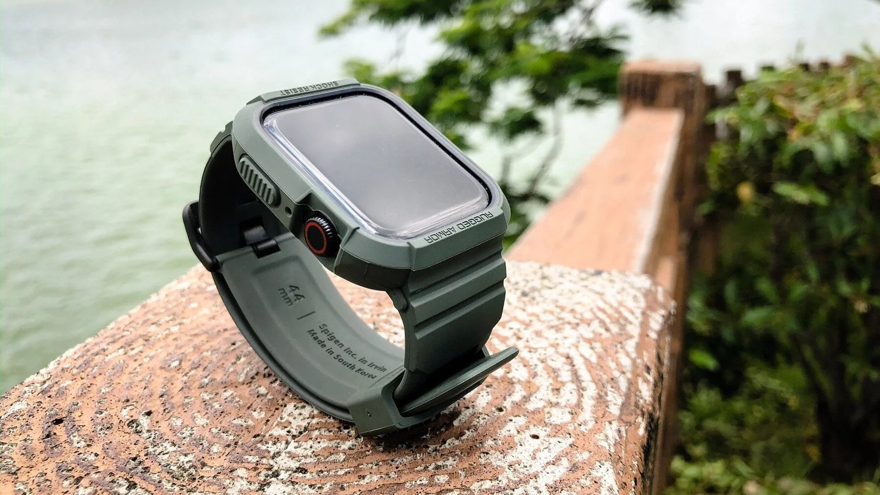 【開箱】搶購一空的明星商品『R70 - Spigen Apple Watch 防摔保護殼』