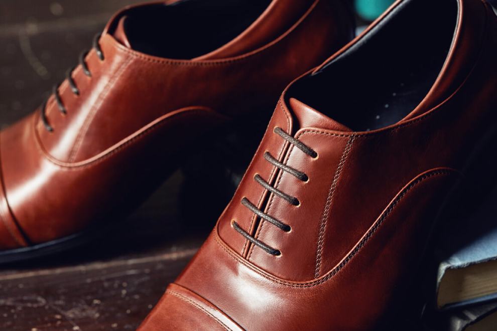 栗紅棕色基本款牛津鞋鞋面鞋帶特寫