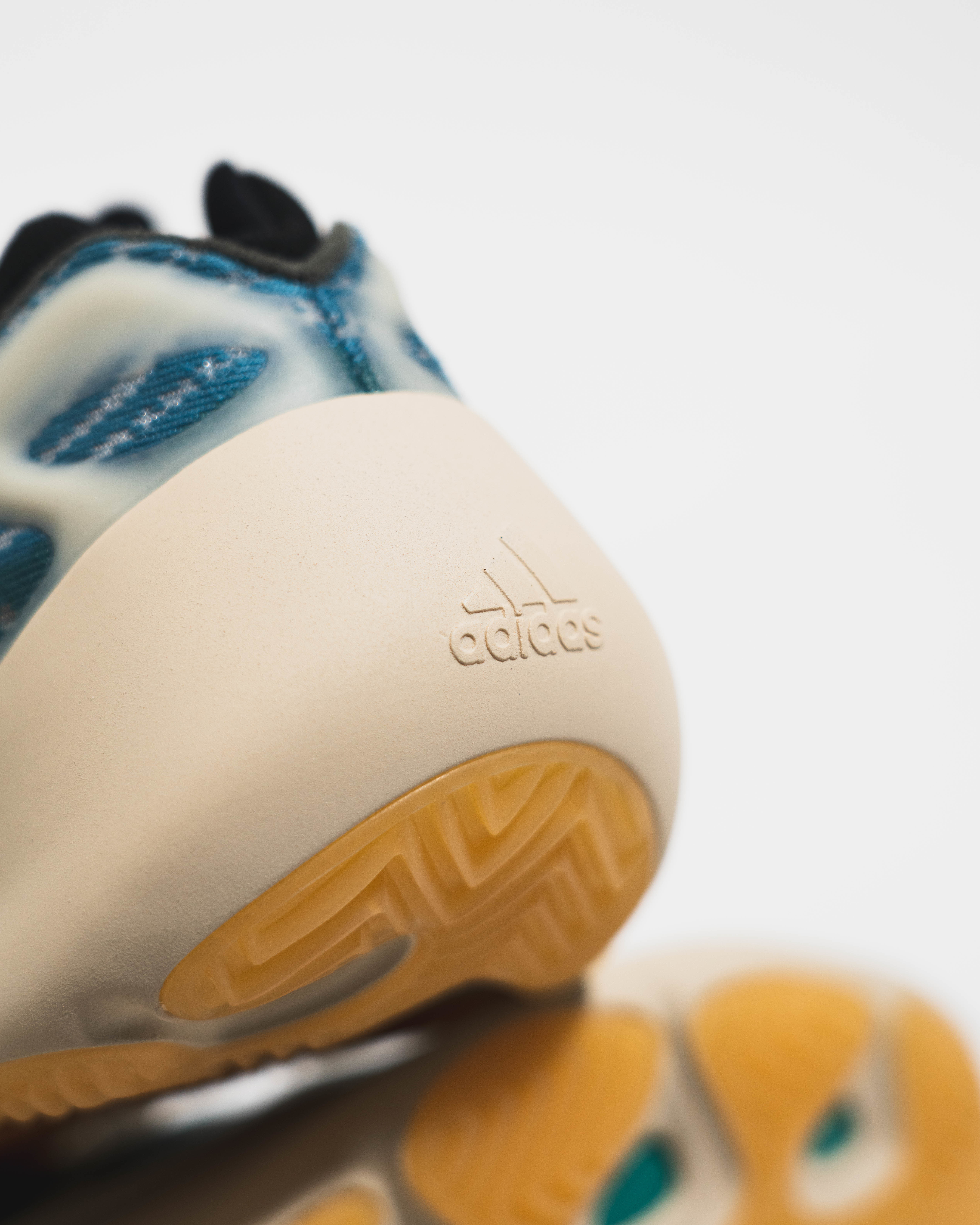 [現貨] Yeezy Boost 700 V3 'Kyanite' GY0260