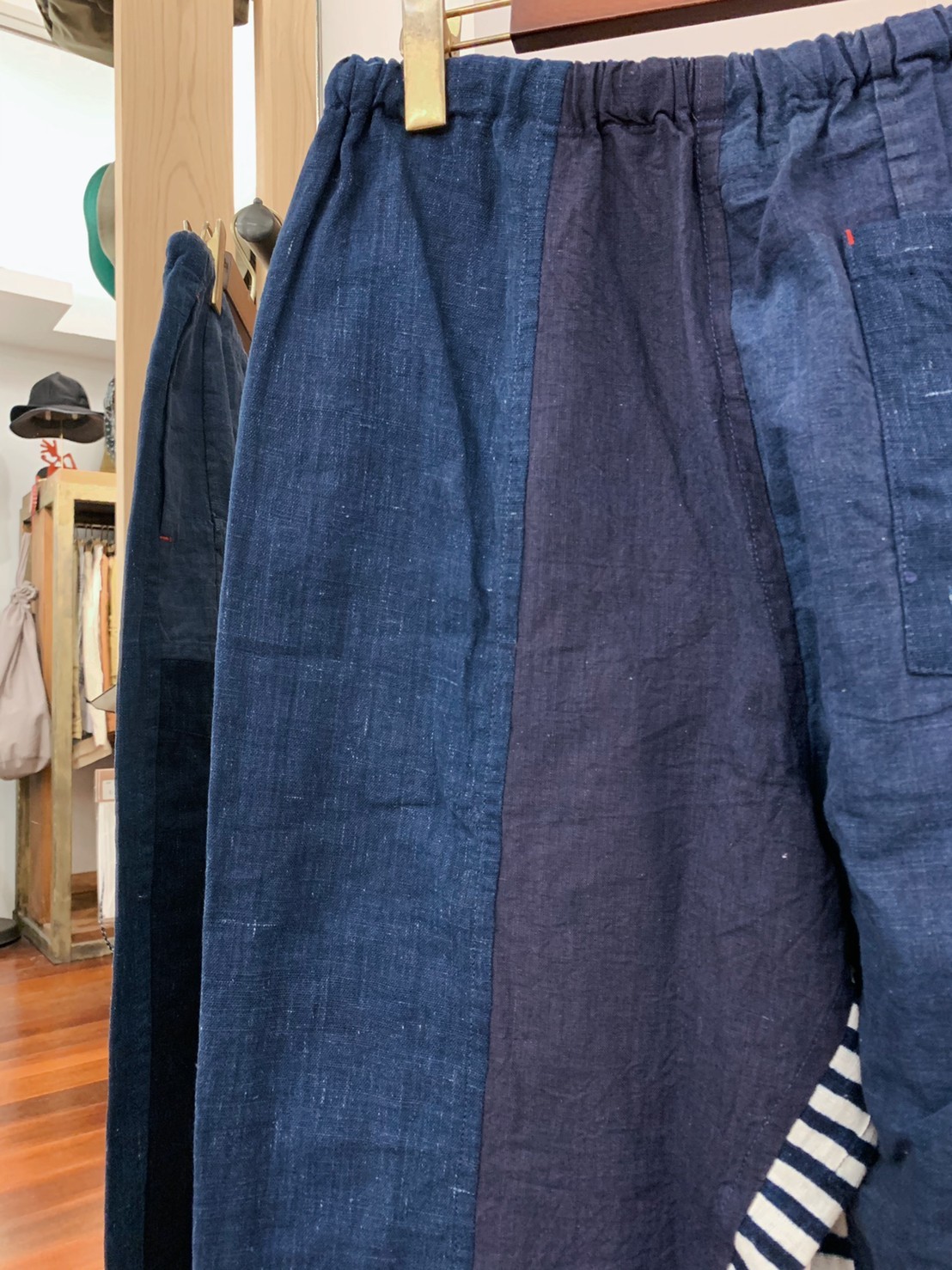TIGRE BROCANTE “オーガニックツイルヴォラントギャザーシャツ