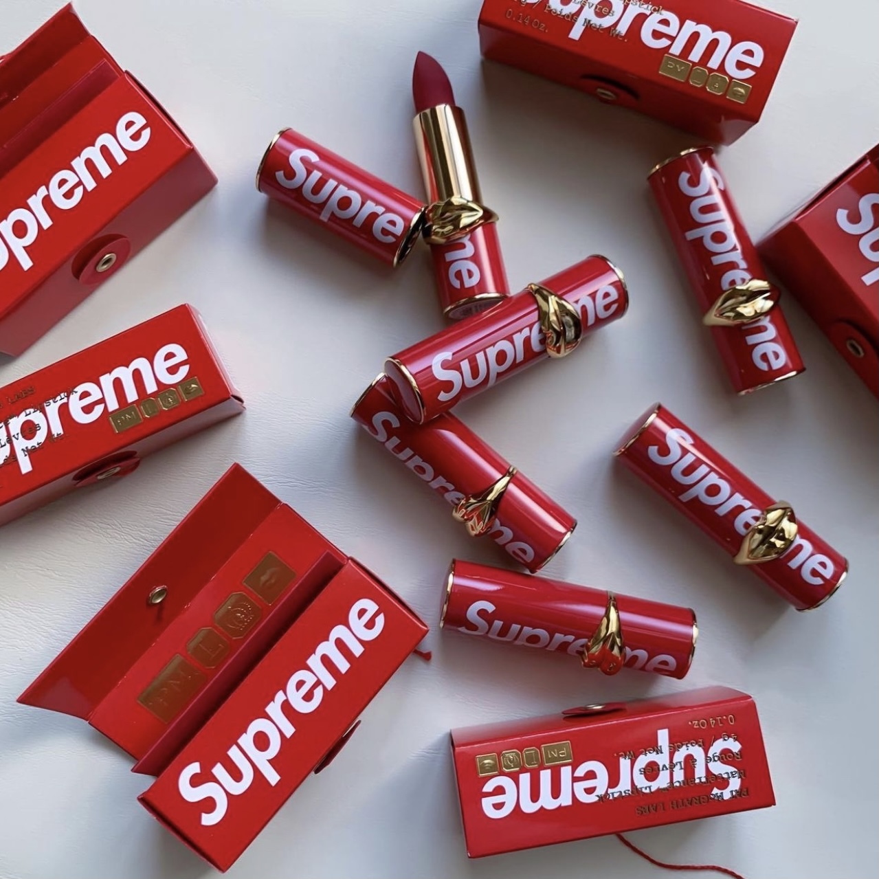 Supreme 口紅 レッド Supreme聯名口紅
