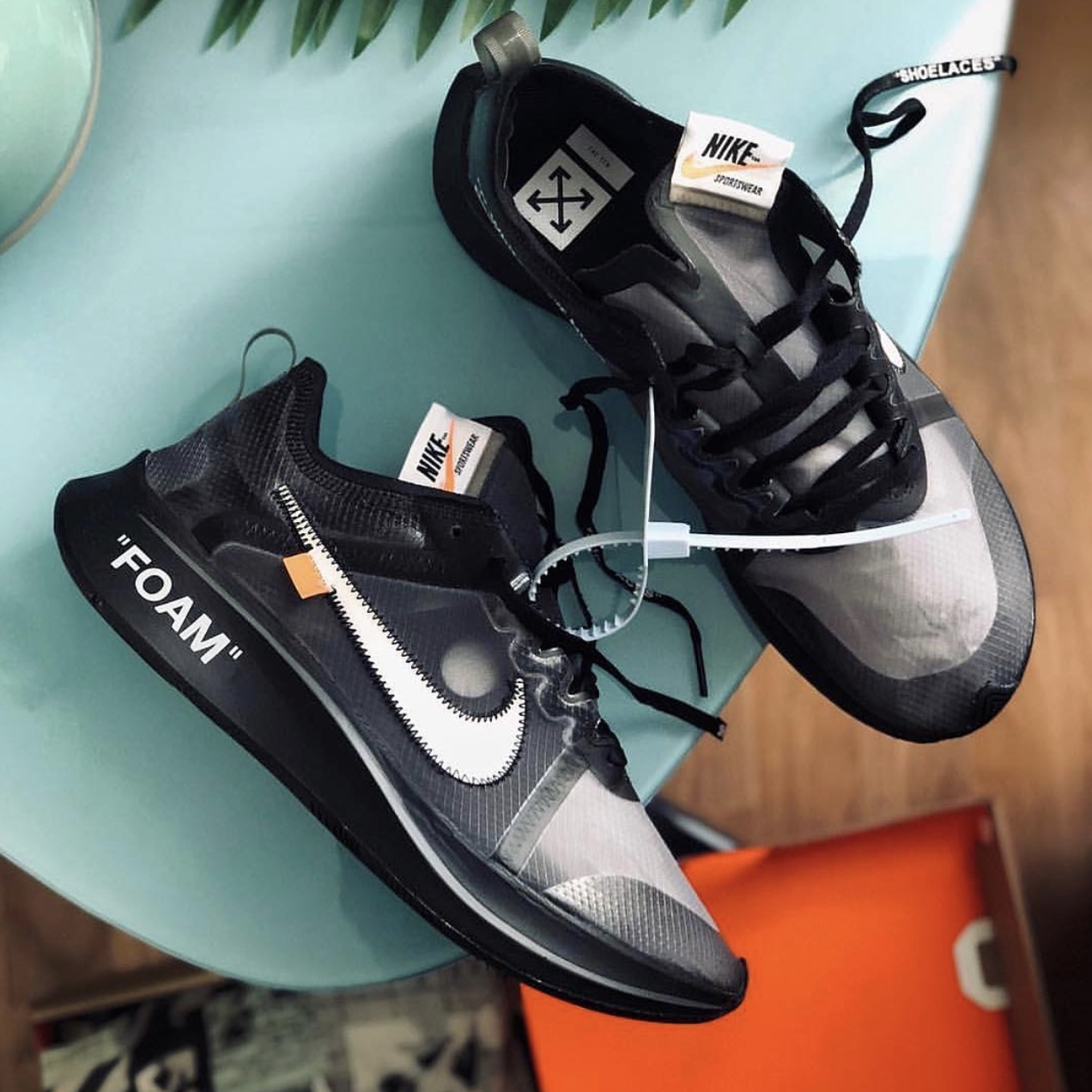 OFF-WHITE × NIKE THE TEN ZOOM VAPOR FLY