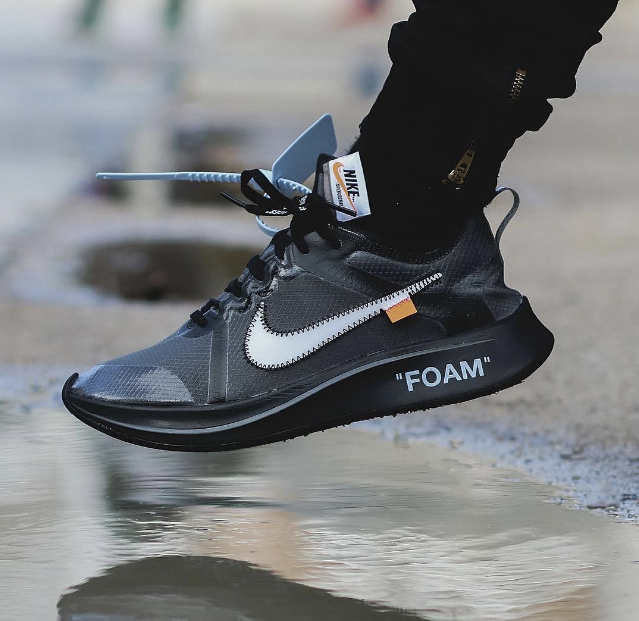 OFF-WHITE × NIKE THE TEN ZOOM VAPOR FLY