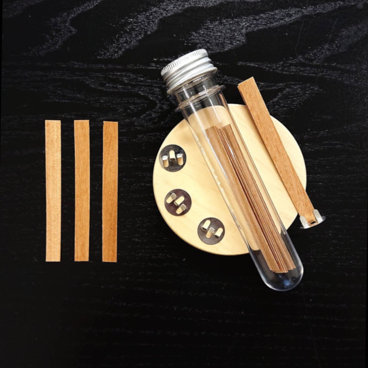 燭芯（木片）連底座