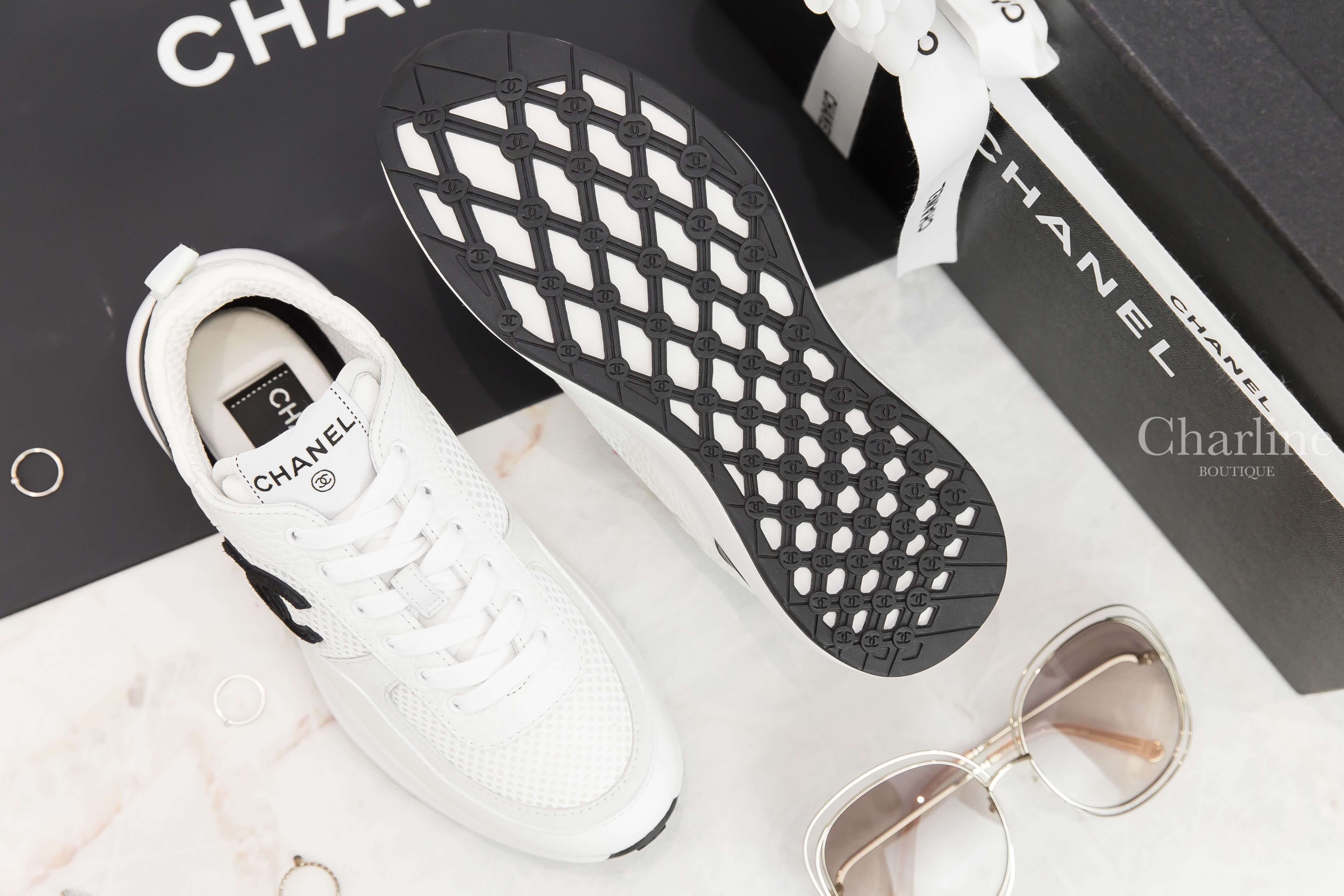 Chanel Trainers 白色黑CC小牛皮運動鞋-Charline Boutique 精品代購