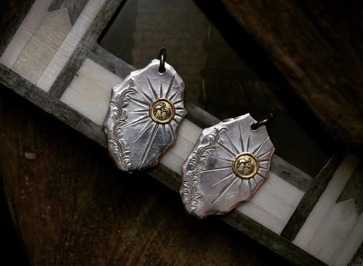 守護鷹太陽&唐草花紋吊牌