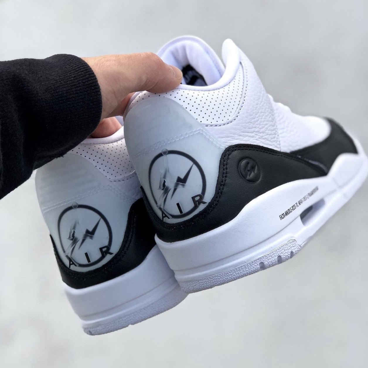 FRAGMENT × AIR JORDAN 3 