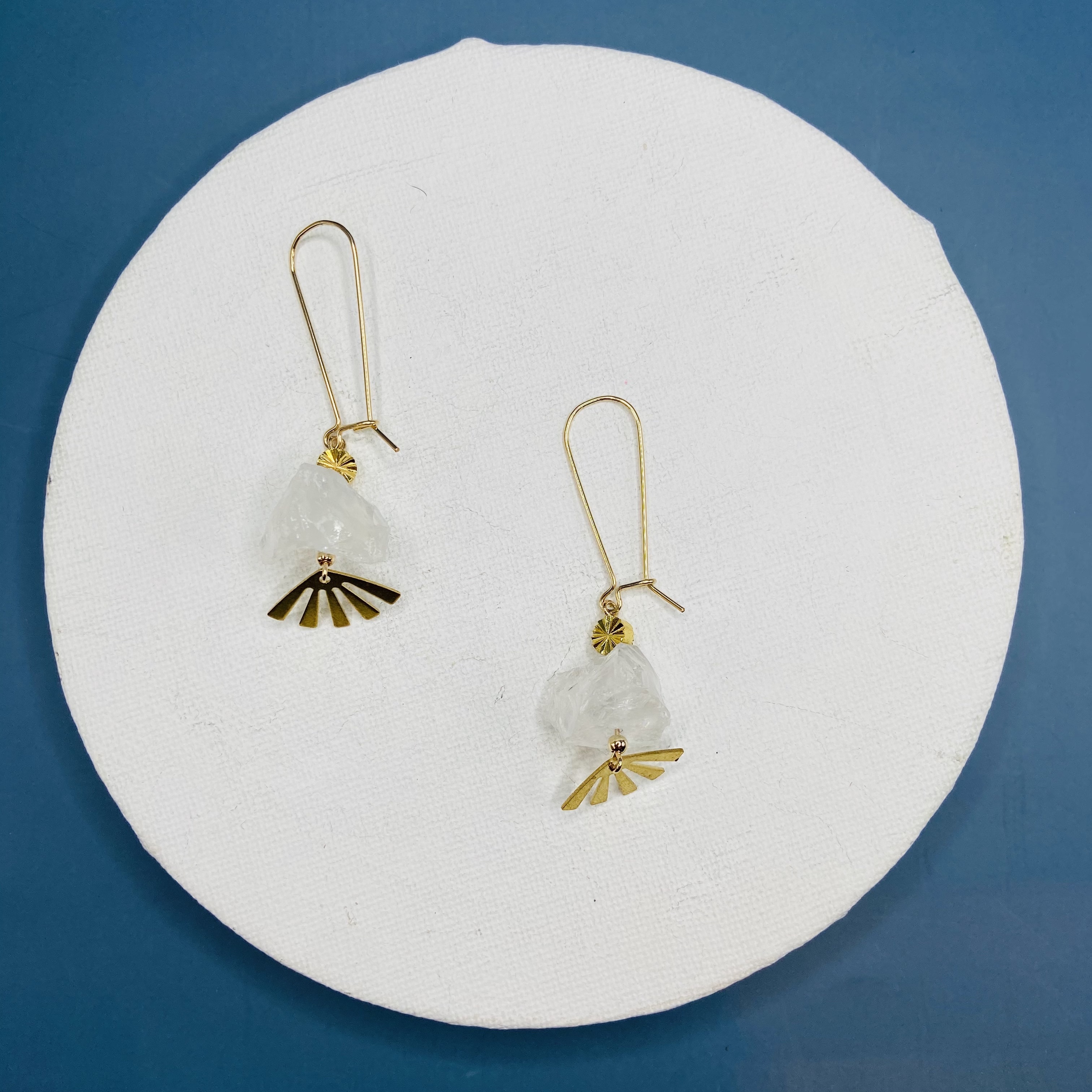 COLE COOL型格不規則天然白水晶耳環