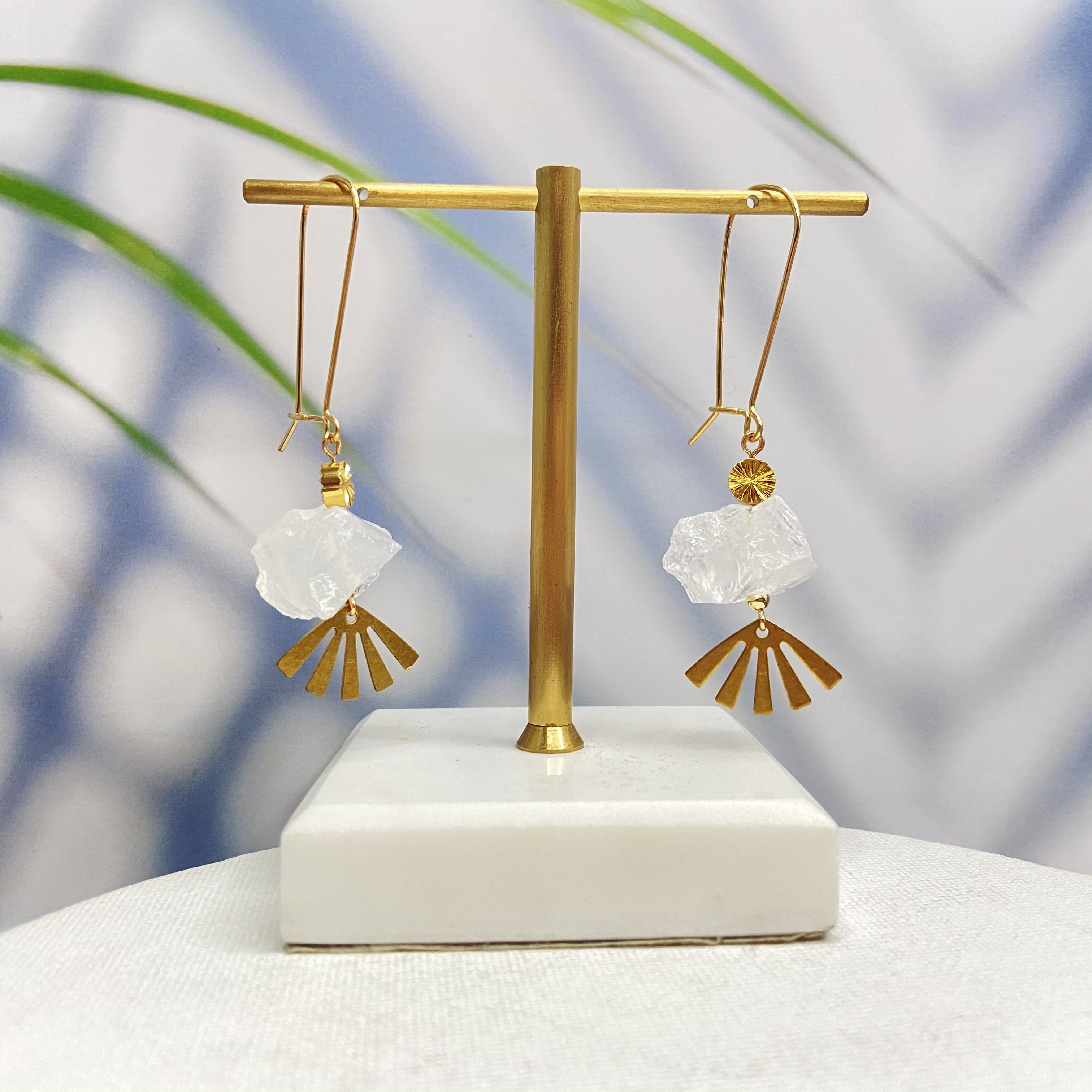 COLE COOL型格不規則天然白水晶耳環