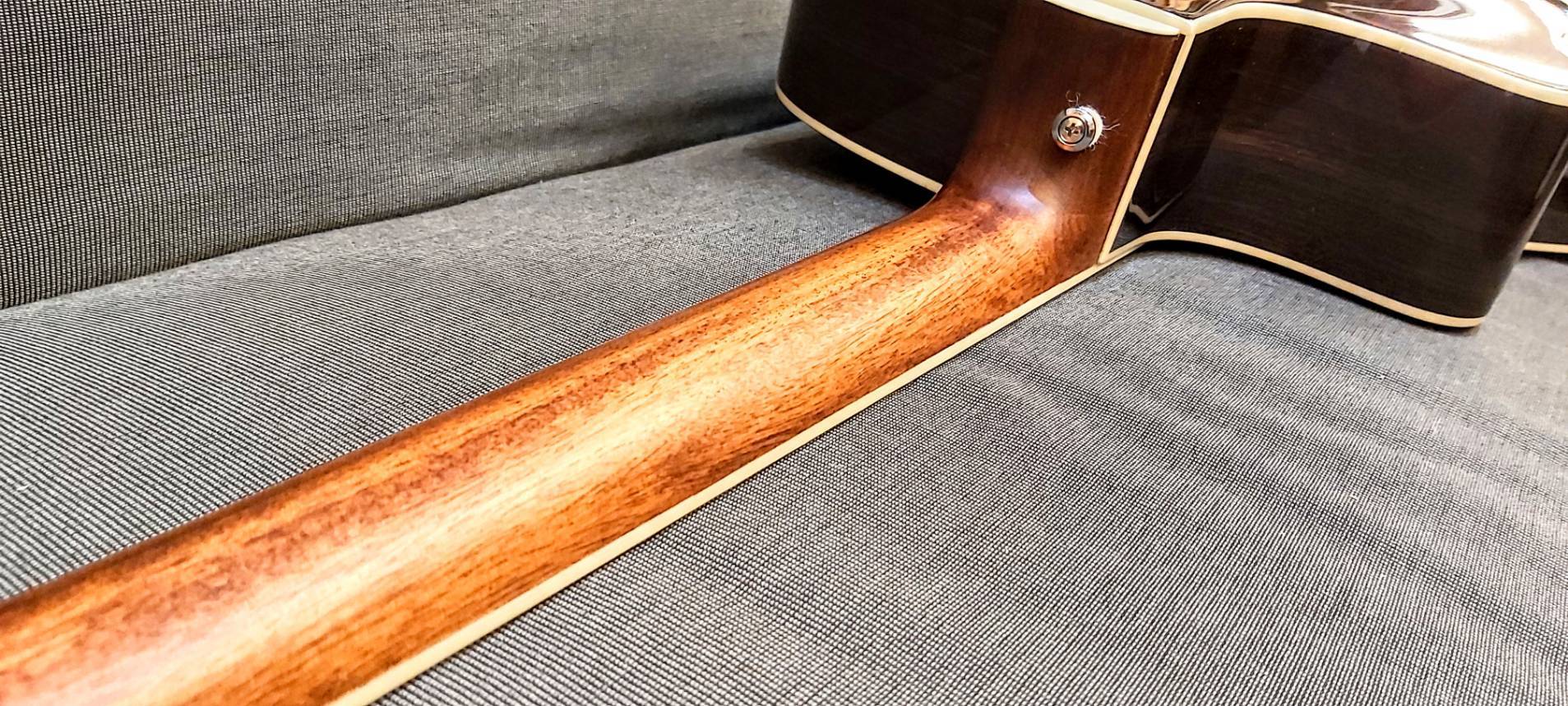 Guild Guild OM-260CE DELUXE IN ANTIQUE BURST 面單板 電木吉他(附原廠厚袋) 第 6 張圖片｜三峽吉他 / Bass