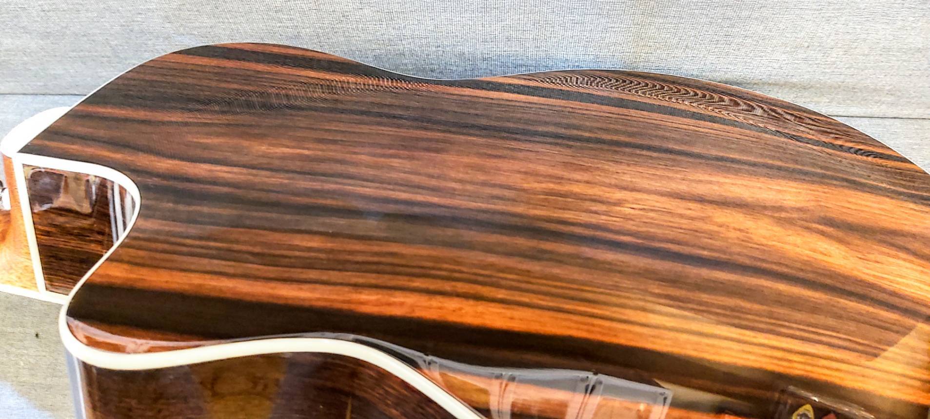 Guild Guild OM-260CE DELUXE IN ANTIQUE BURST 面單板 電木吉他(附原廠厚袋) 第 3 張圖片｜三峽吉他 / Bass