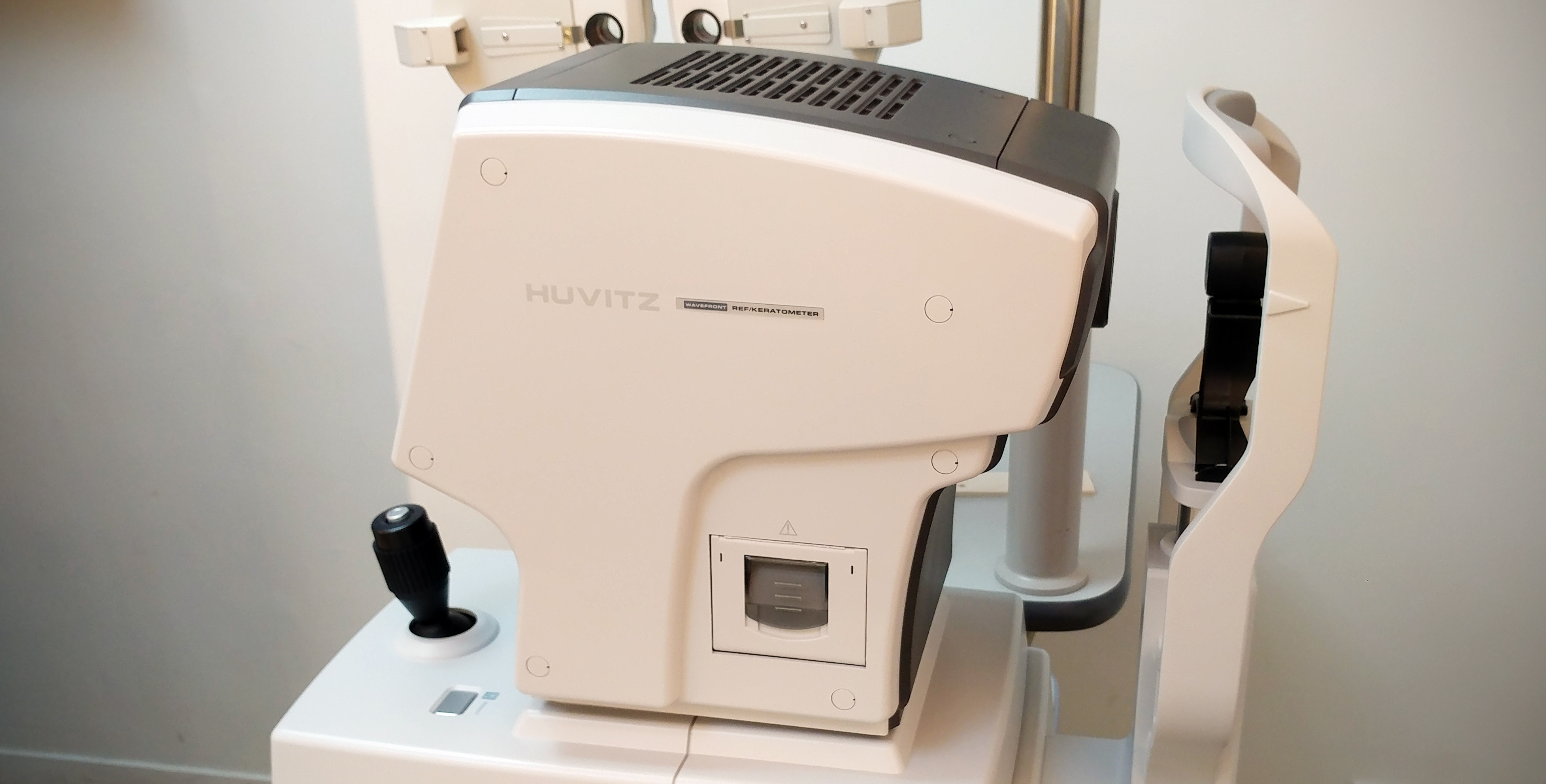 眼鏡,觀塘眼鏡,配眼鏡,近視眼鏡,誠品眼鏡,平光鏡,觀塘平光鏡,觀塘,觀塘廣場,觀塘廣場眼鏡,太陽眼鏡,配眼鏡,全視線,漸進鏡,藍光