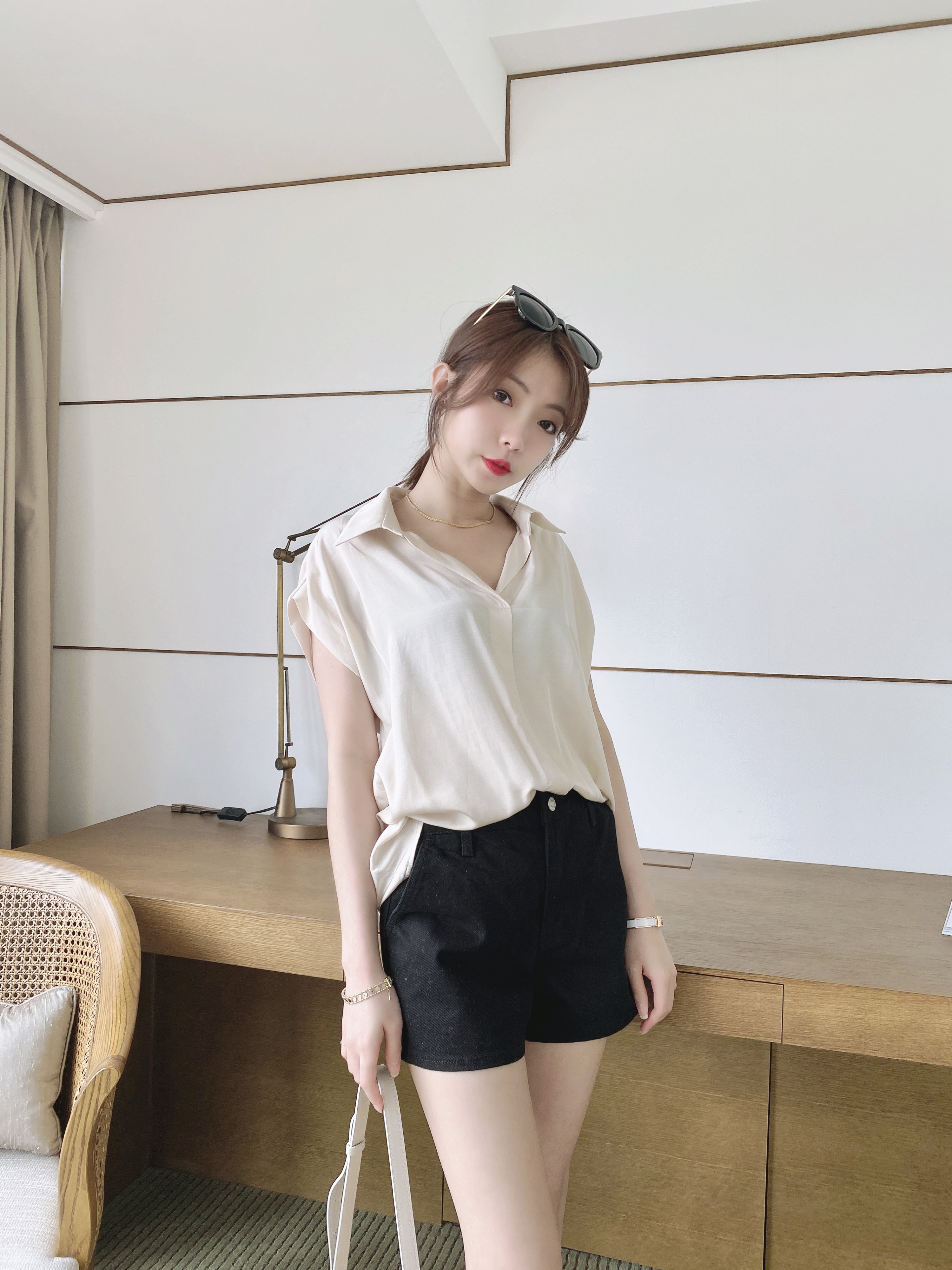 折扣款超挺版牛仔面料短褲