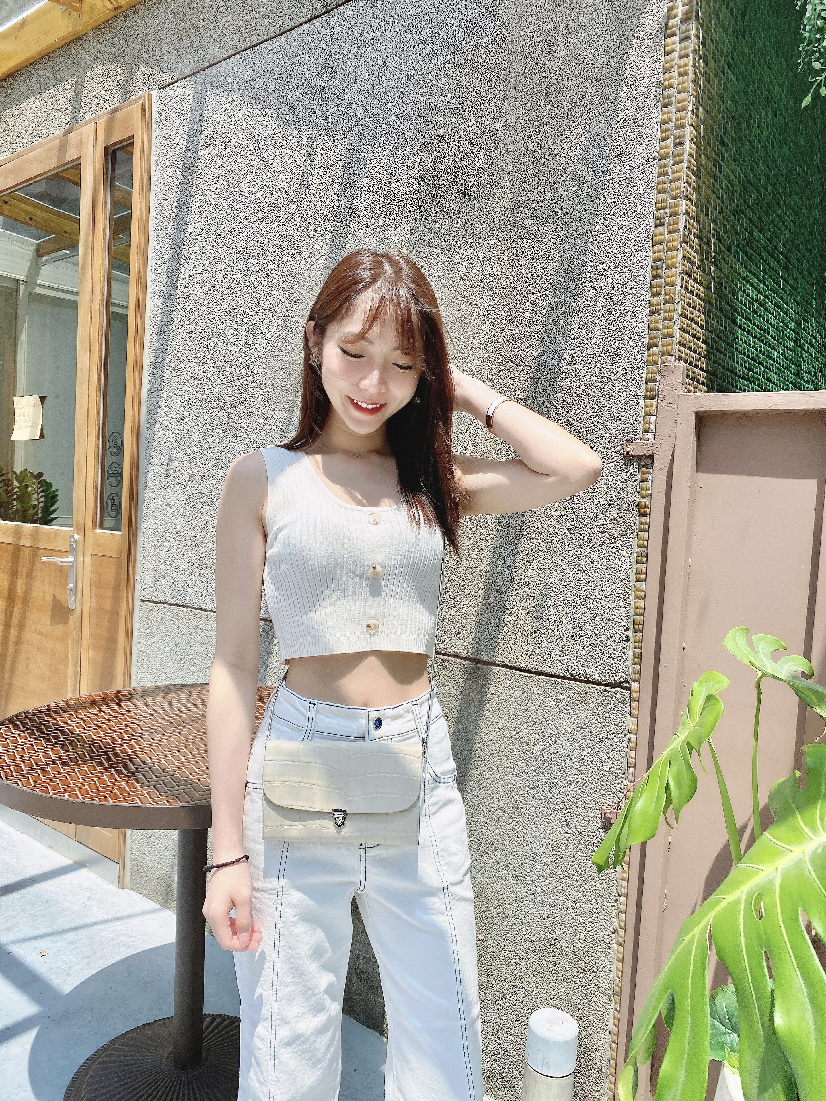 大推請包色質感好身材排扣針織背心