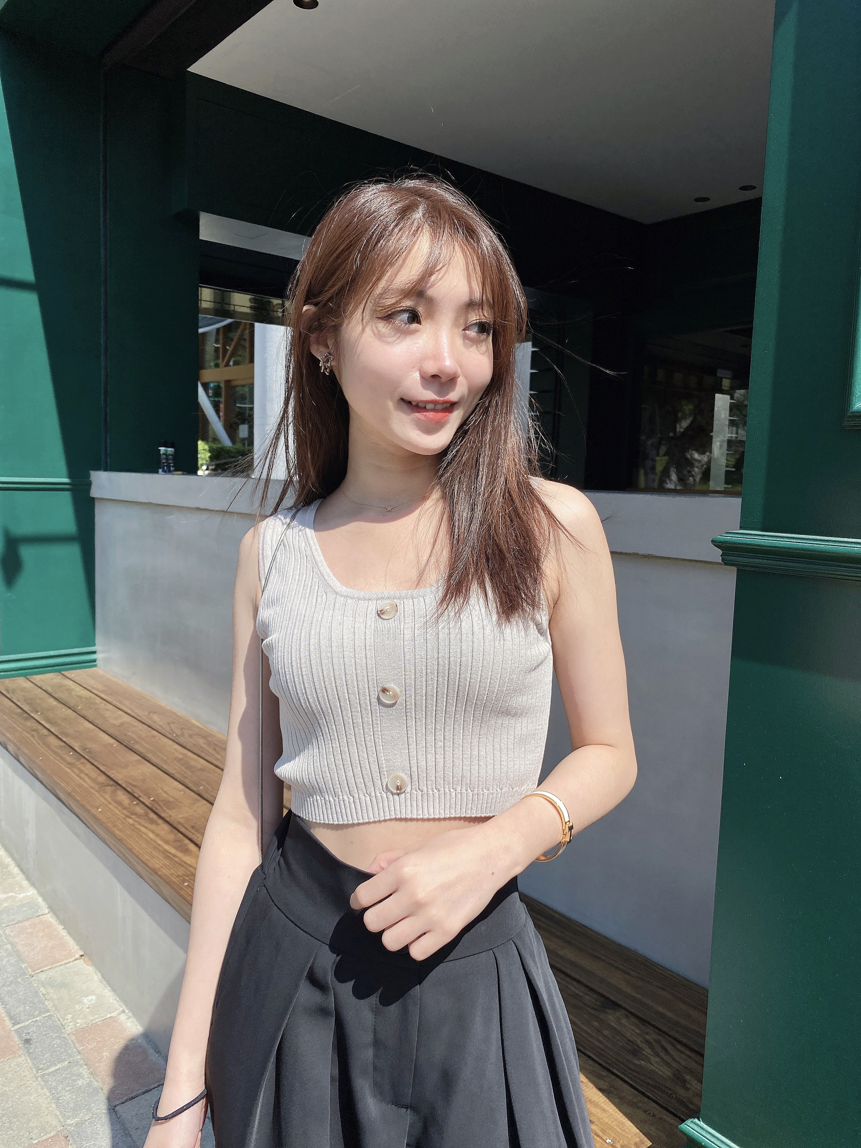 大推請包色質感好身材排扣針織背心