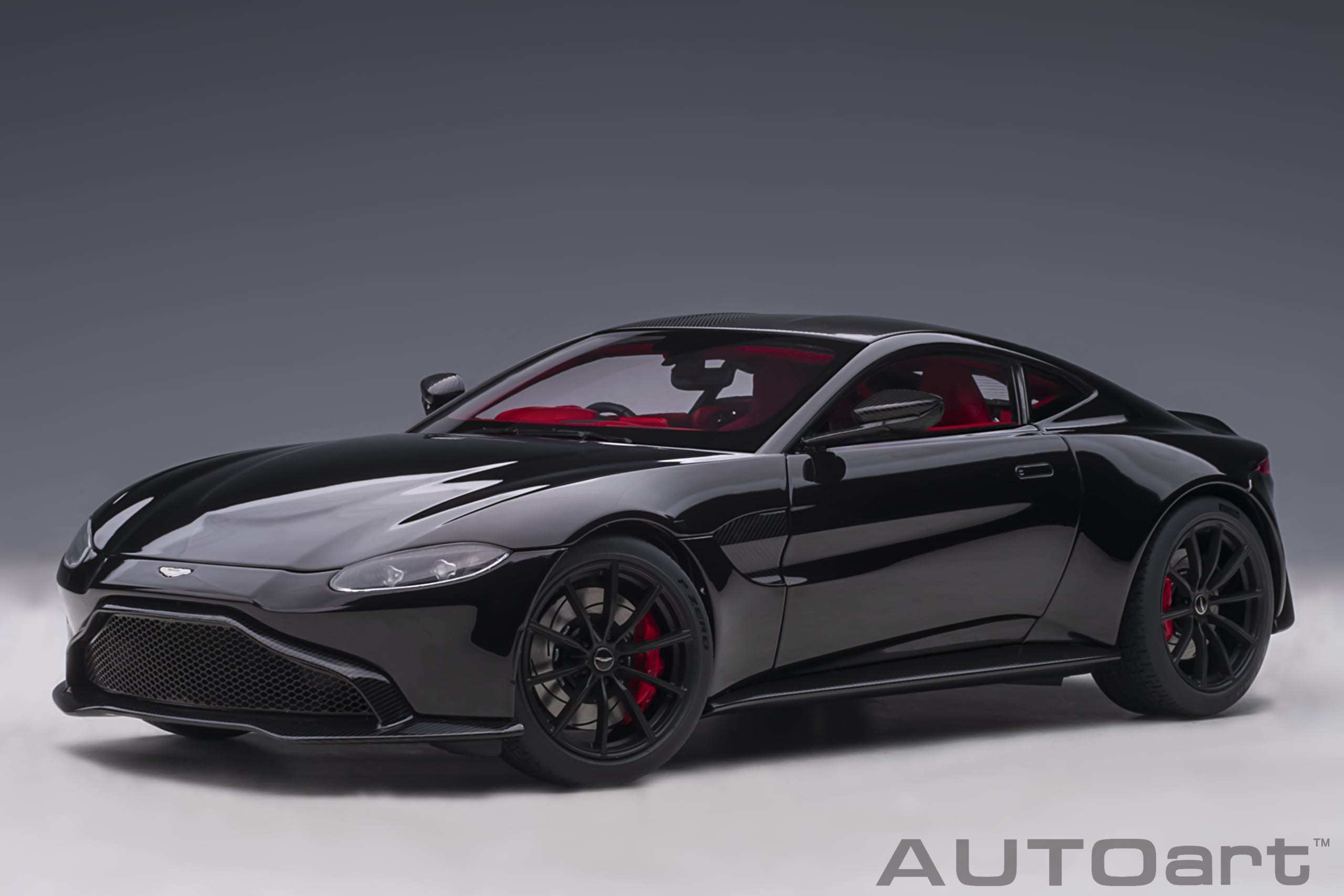 1/18 AUTOART ASTON MARTIN VANTAGE 2019 (JET BLACK) (70275)