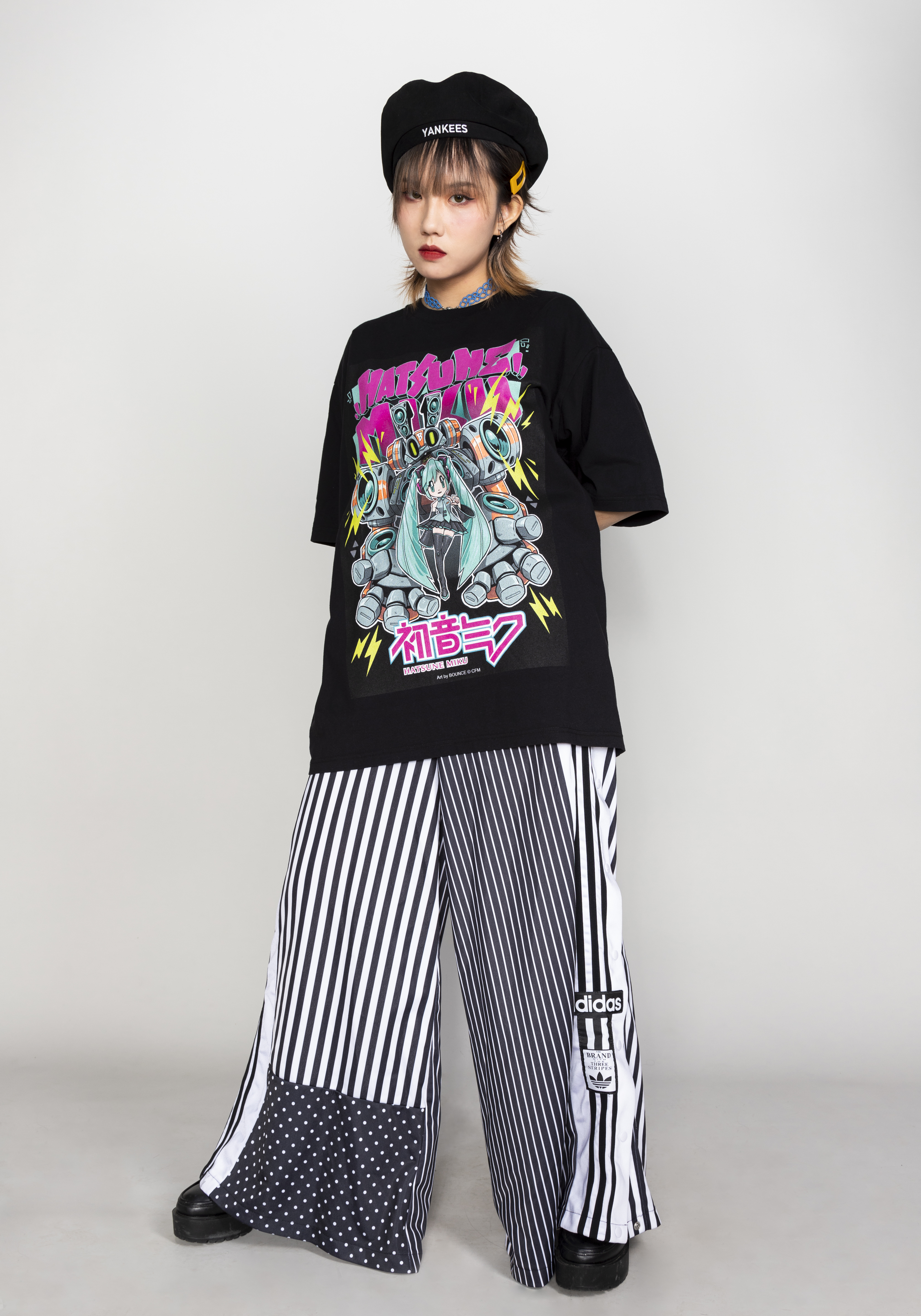 初音未來xBOUNCE 短袖T恤上衣-黑