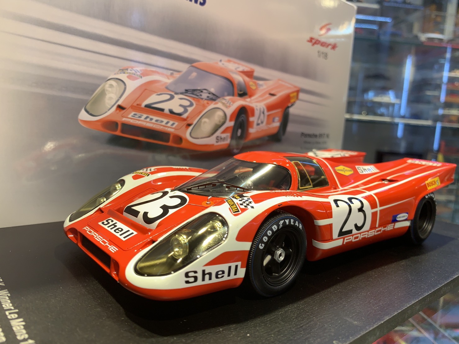 Spark 18LM70 Porsche 917 K #23 Winner 24H Le Mans 1/18