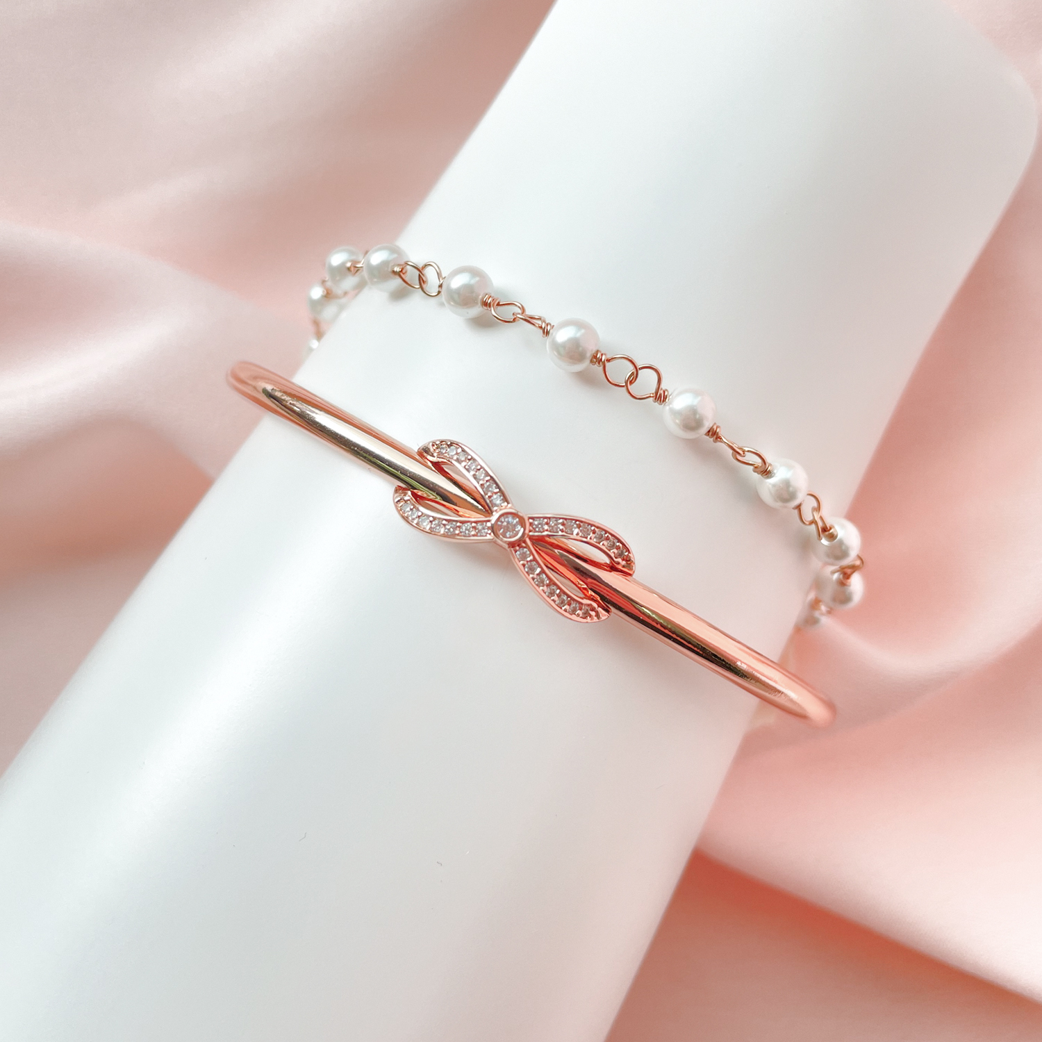 Bangle with Pearl chain & Crystal Bow details (Rose Gold)