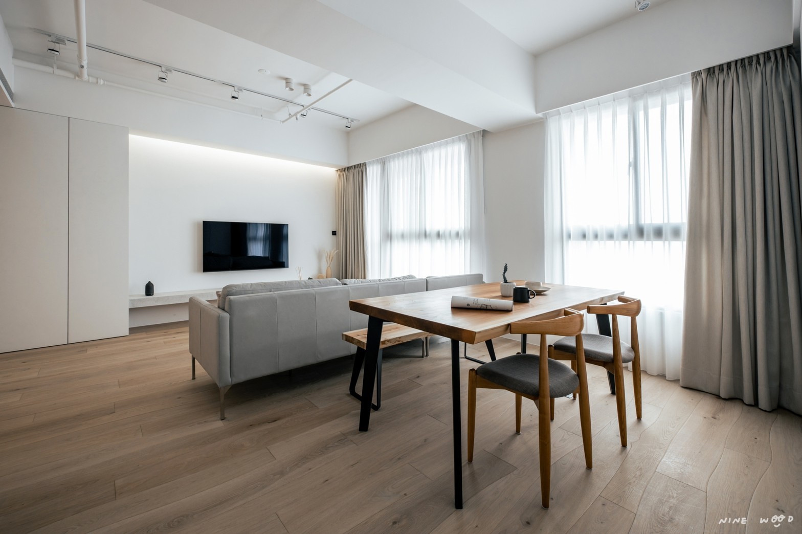 非洲柚木, 索羅門檜木, 北美檜木, 南洋白柚木, 實木餐桌, 餐桌尺寸, 餐廳風格, 餐桌保養, 餐桌高度, 餐椅高度, 餐桌搭配, 小尺寸餐桌, 大餐桌, 網友推薦好評價, 台北實木餐桌網紅店家, 實木餐桌工廠, 餐桌挑選