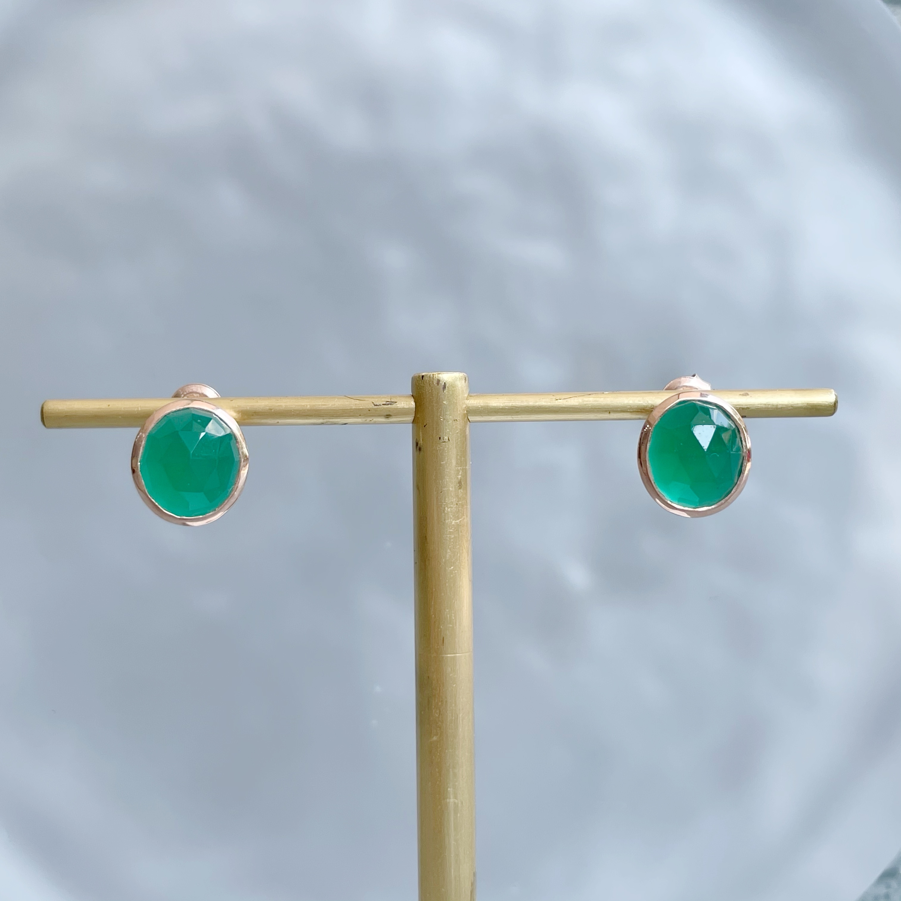 氣勢蛋面綠瑪瑙耳環