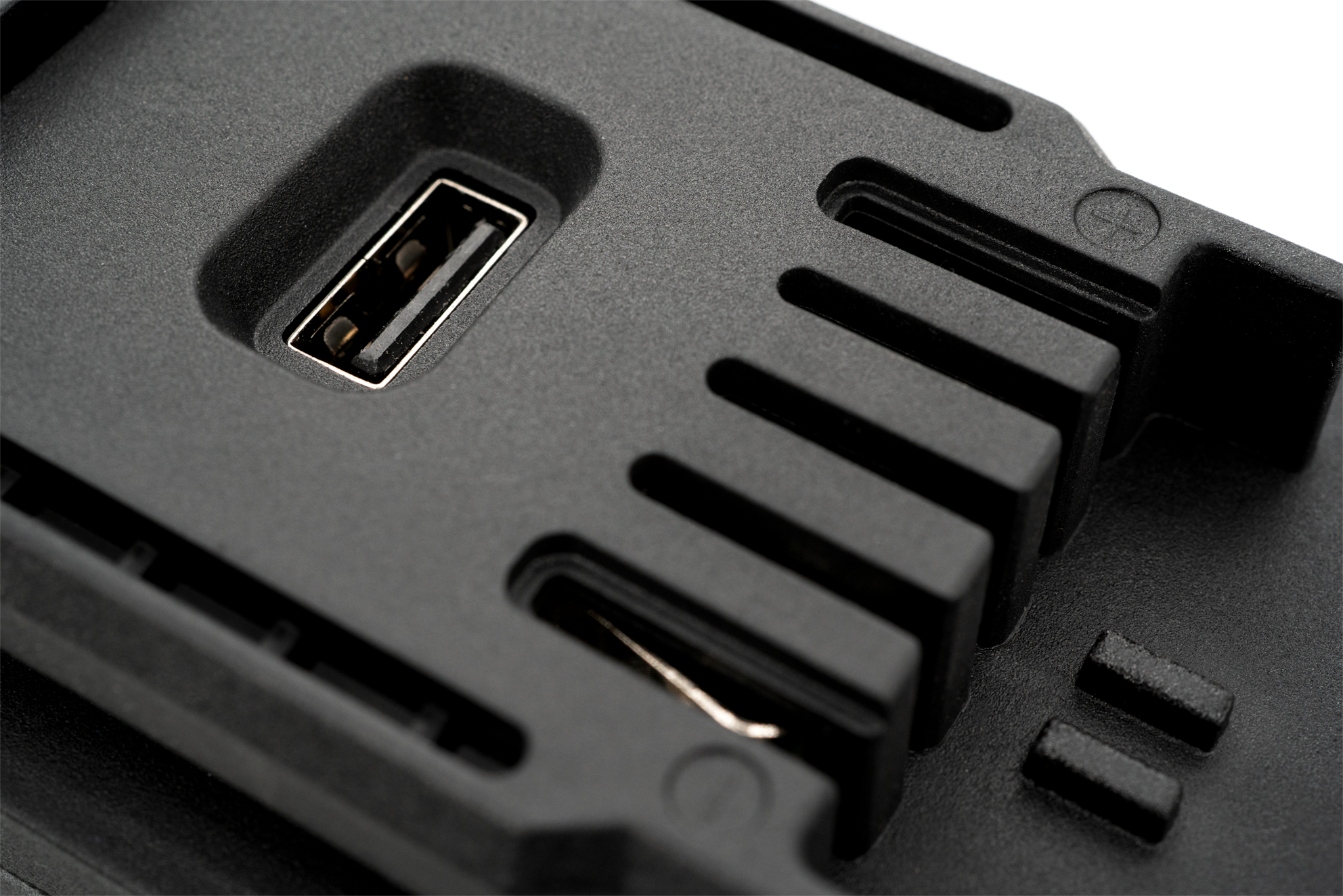 WORX WA4601 20V鋰電池轉換器  (橙色電轉插綠色工具)