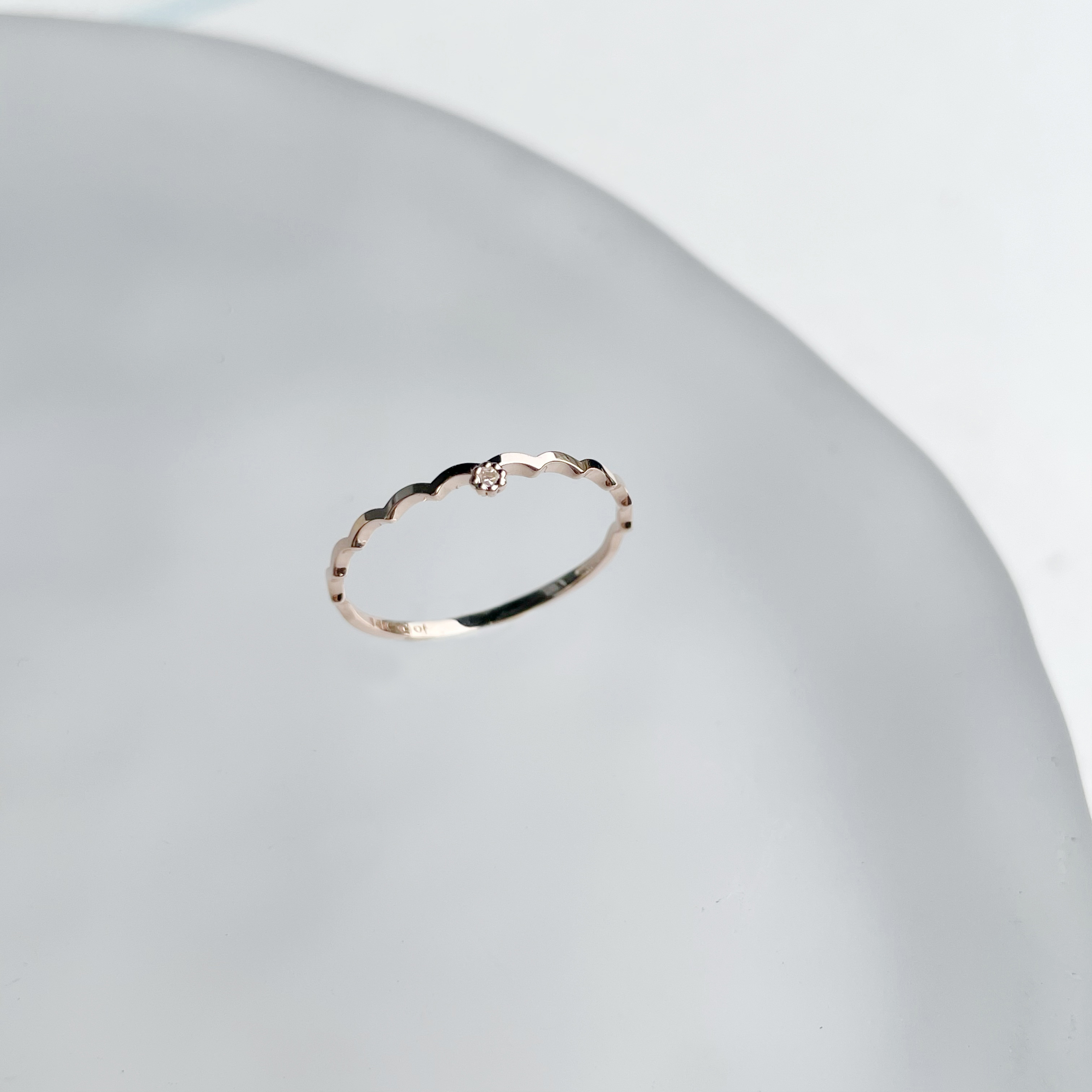 14k 波浪單顆迷你真鑽細戒