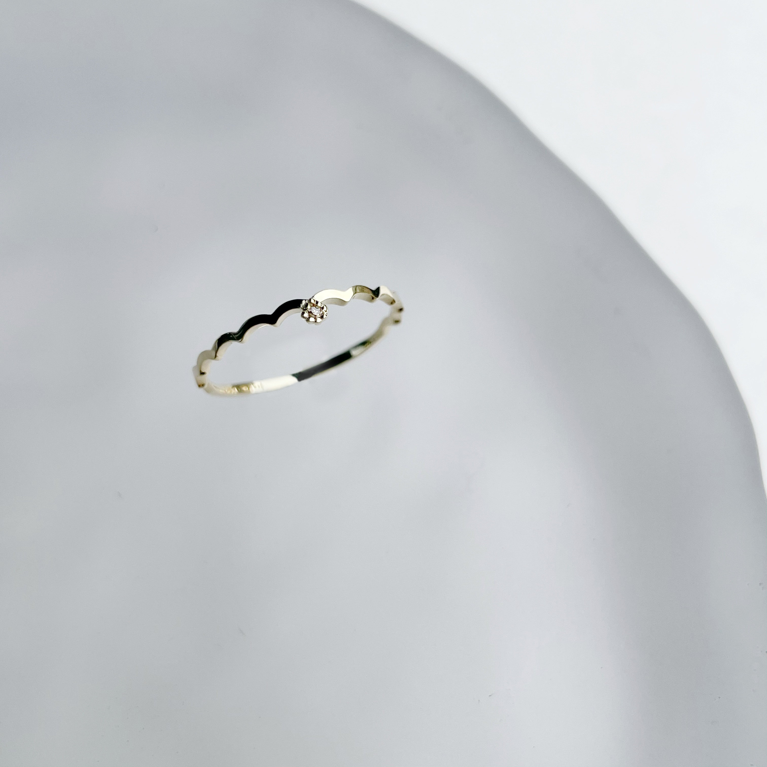 14k 波浪單顆迷你真鑽細戒