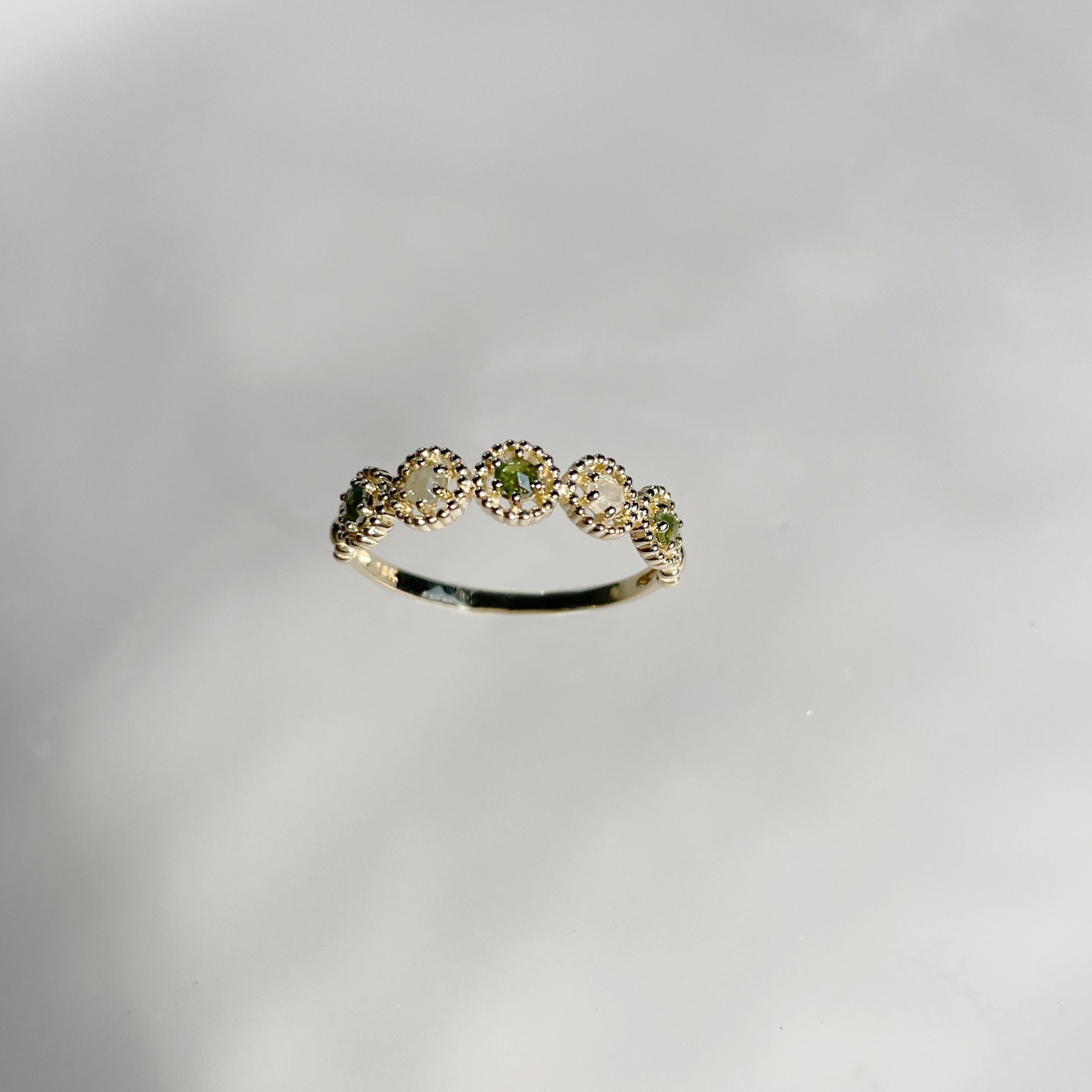 14k五顆簍空圓形綠灰鑽原礦戒指