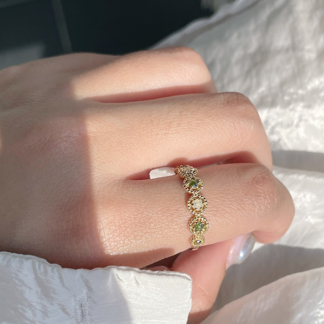 14k五顆簍空圓形綠灰鑽原礦戒指