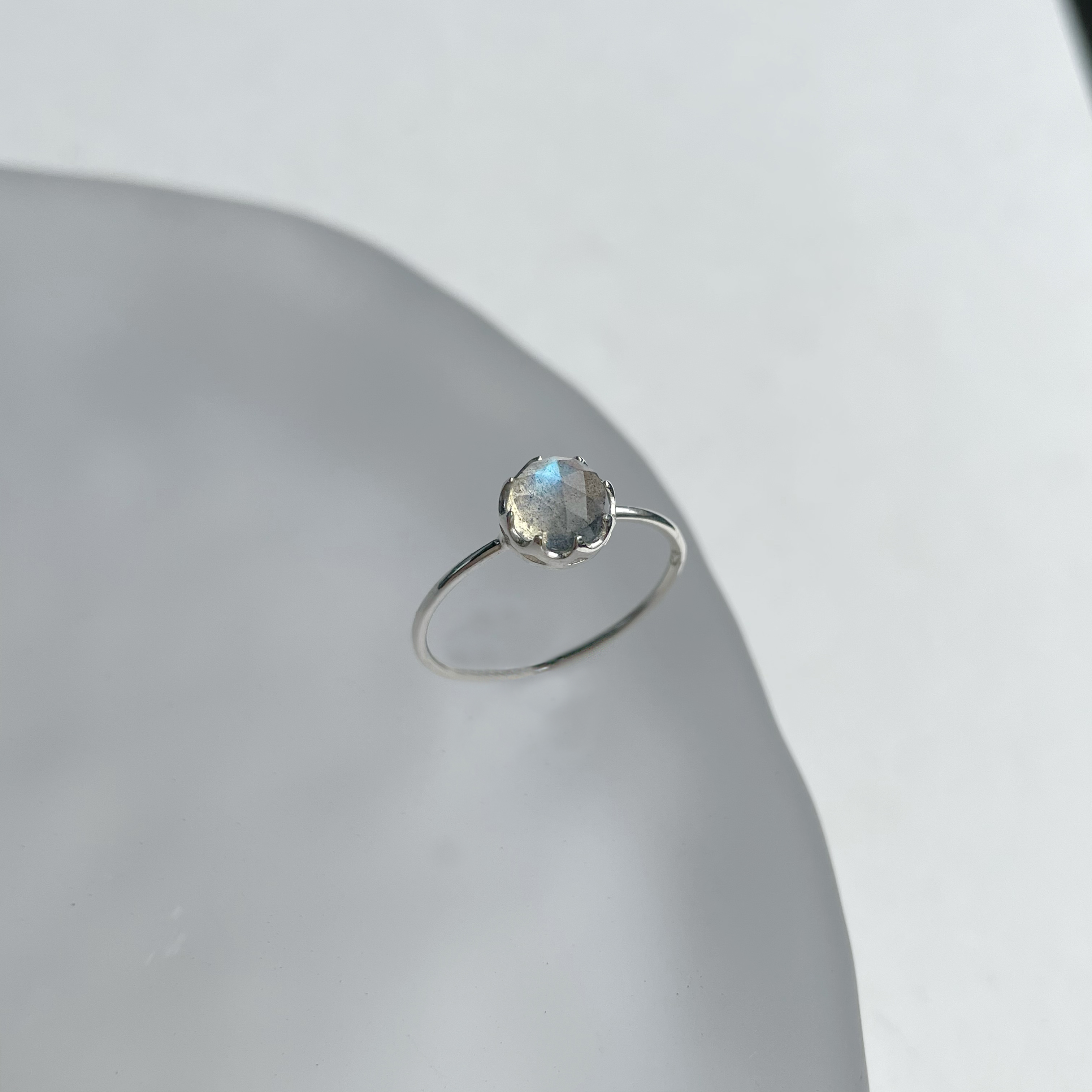 Castle Rosecut拉長石細戒