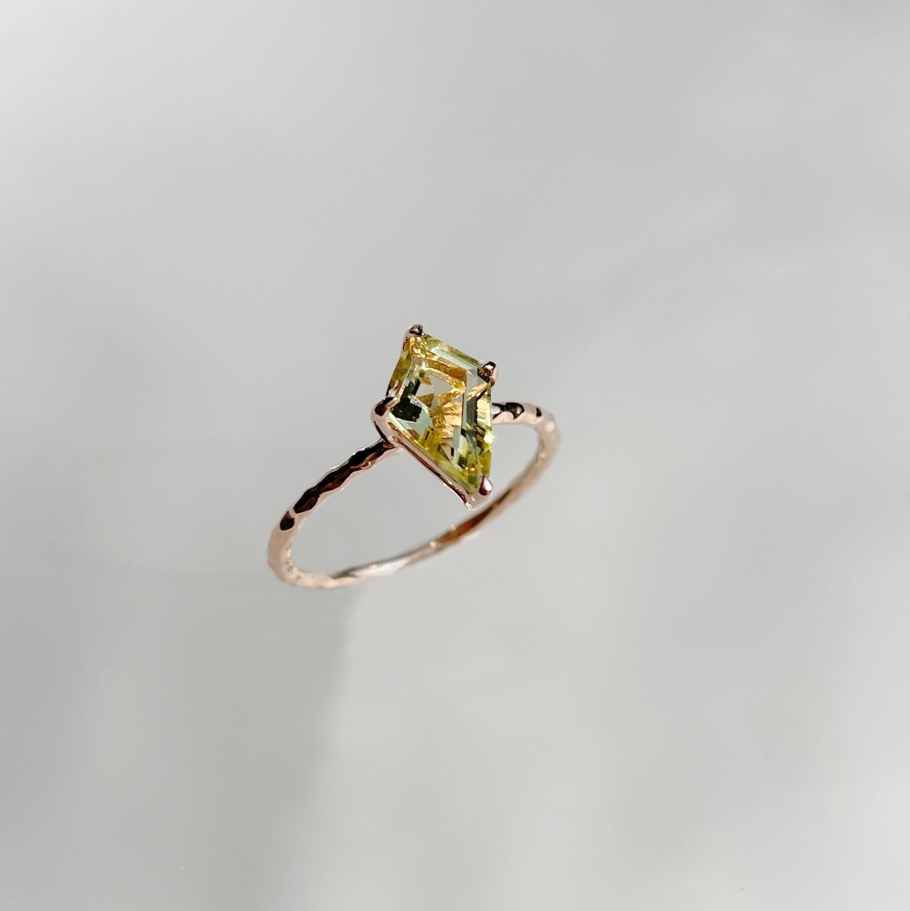 箏形大檸檬晶戒指