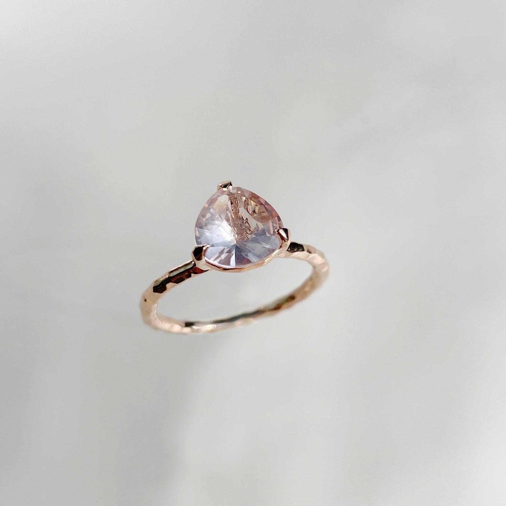 鑽面胖胖心粉晶戒指