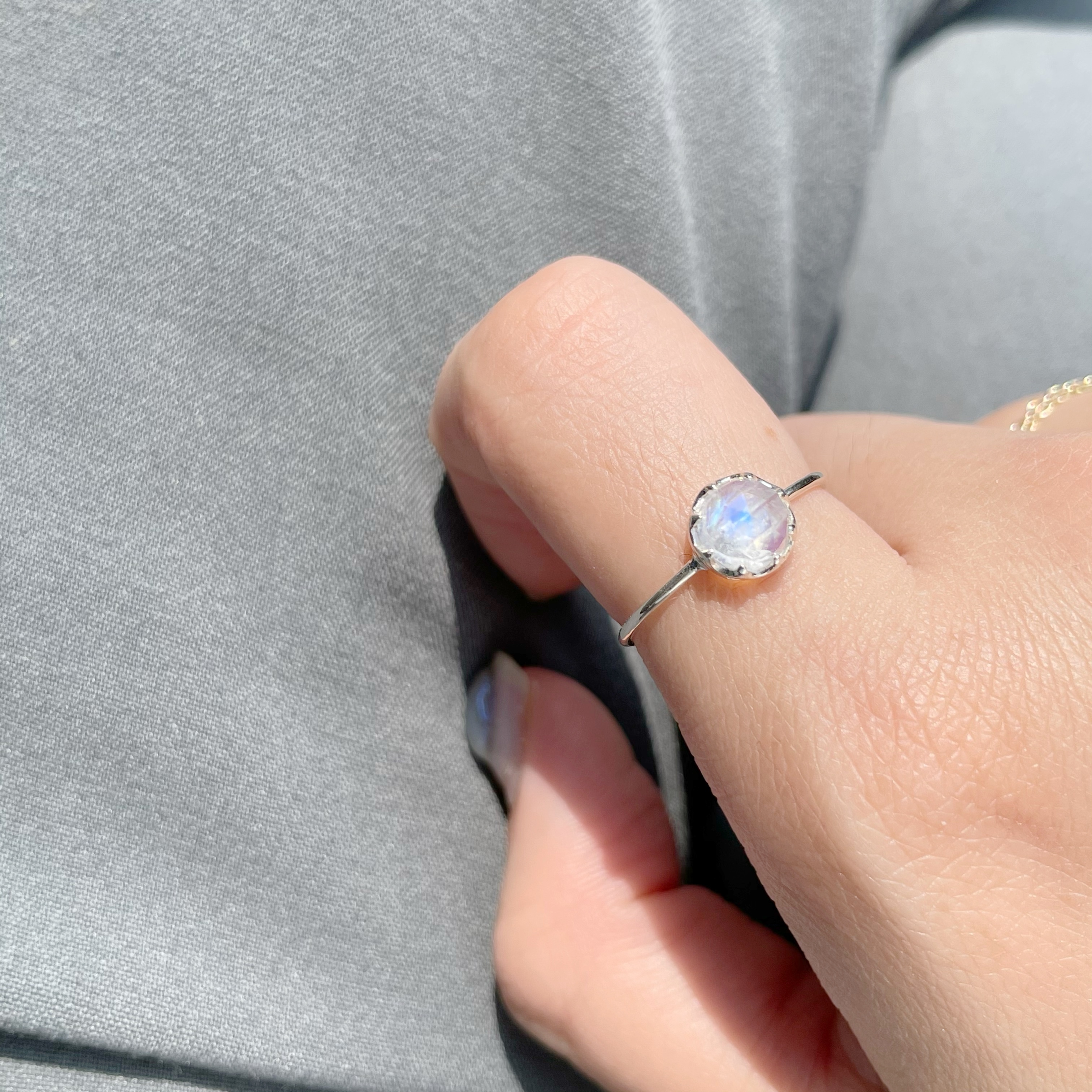 Castle Rosecut月光石細戒