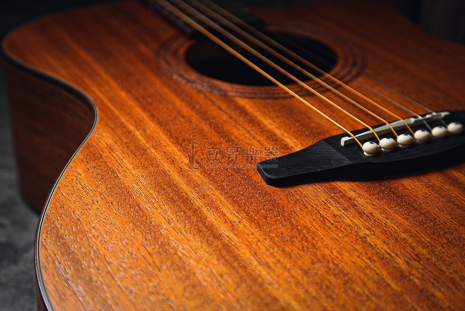 METRIC METRIC MTC-M22 41吋 全桃花心木合板 GA桶缺角 (附琴袋、配件包) 第 6 張圖片｜三峽吉他 / Bass