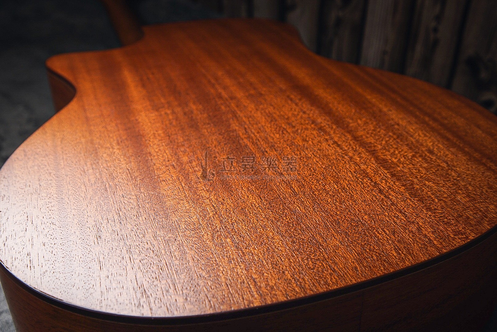 METRIC METRIC MTC-M22 41吋 全桃花心木合板 GA桶缺角 (附琴袋、配件包) 第 5 張圖片｜三峽吉他 / Bass