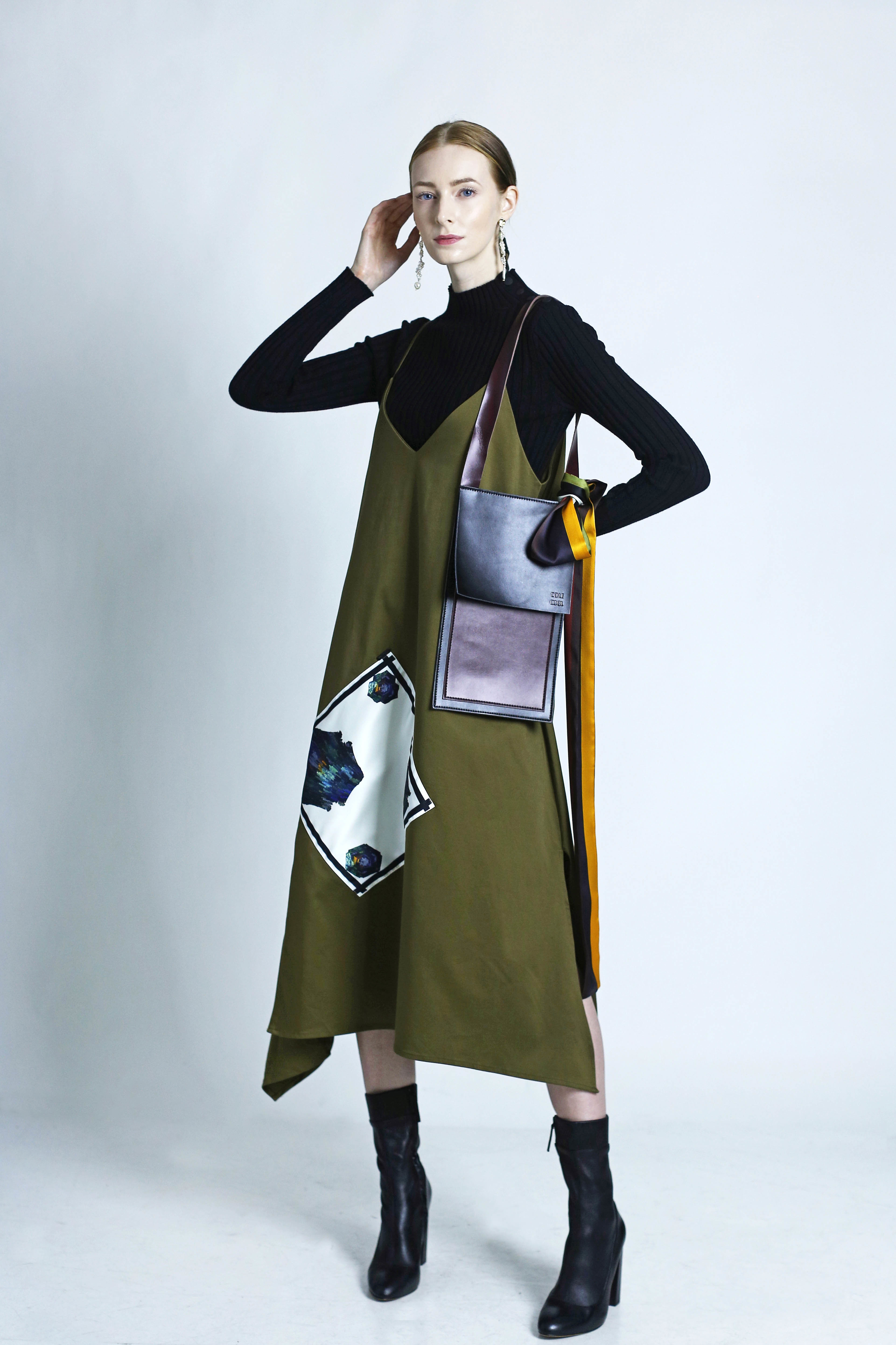 COLE COOL simple leather bag (burgundy with black)
