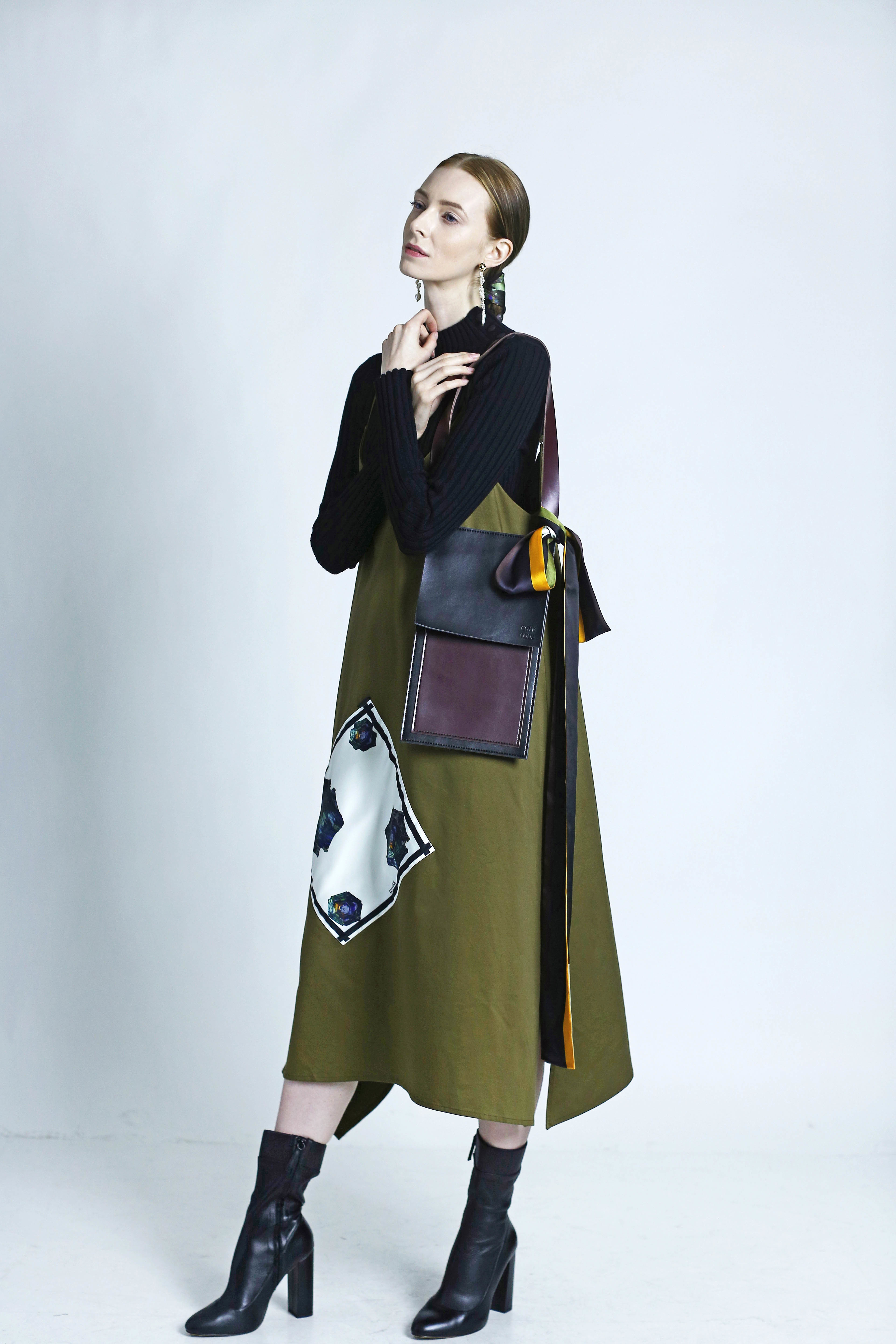 COLE COOL simple leather bag (burgundy with black)
